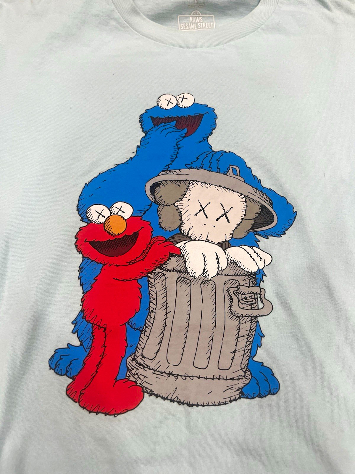 Uniqlo KAWS x Uniqlo Sesame Street Men’s Light Blue Graphic T-Shirt M