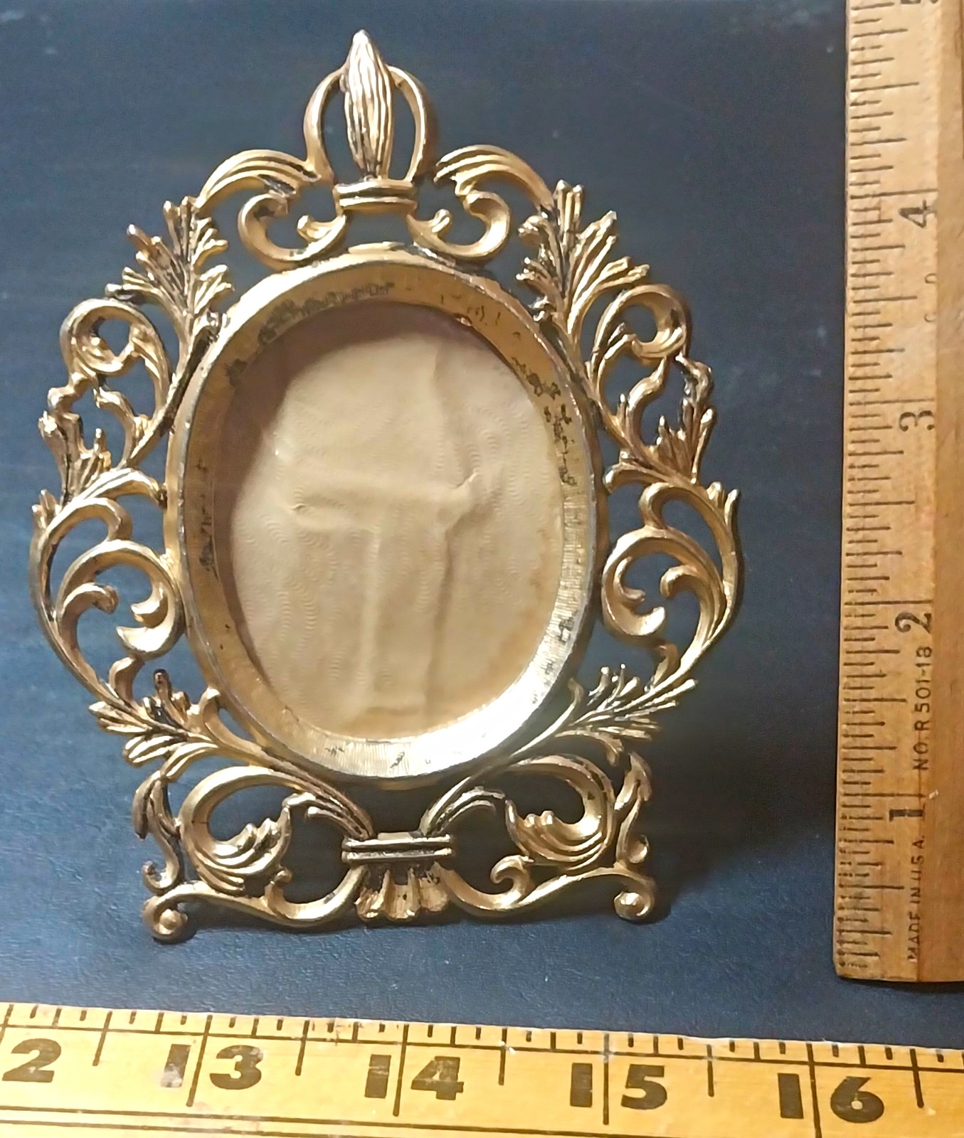 Vintage Ornate Victorian Scroll Solid Brass Oval Photo Frame 2 x 2.5 inch Oval