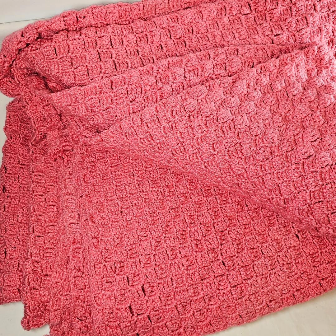 Hand Crafted Crochet Blanket King size Bedspread Country Dusty Rose 96\