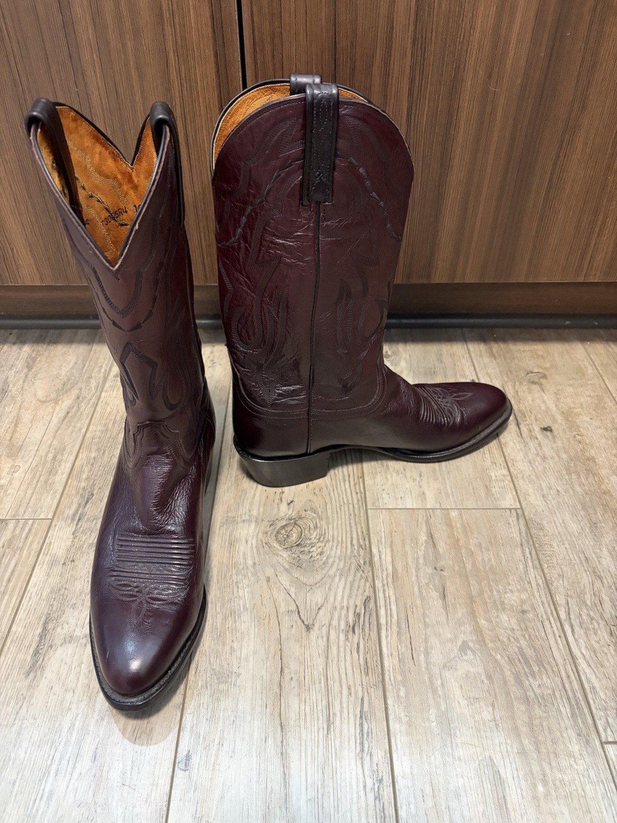 Lucchese 2000 collection Black Cherry Leather Western Cowboy Boots US 10.5 Lucchese 2000 collection Black Cherry Leather Western Cowboy Boots US 10.5