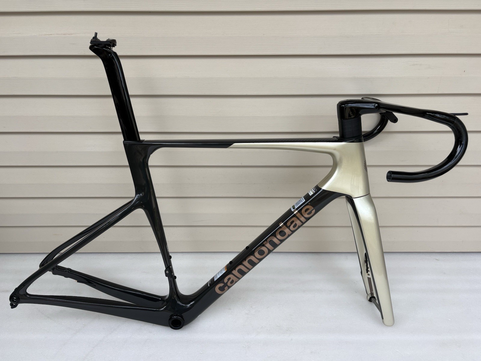 2026 (new demo) Cannondale SuperSix EVO Hi-Mod Road Bike Frameset. Size 56cm