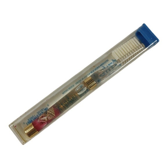 Vintage Frutiger Aero Designer Toothbrush Alan Stuart Sea Shells in Case Vintage Frutiger Aero Designer Toothbrush Alan Stuart Sea Shells in Case