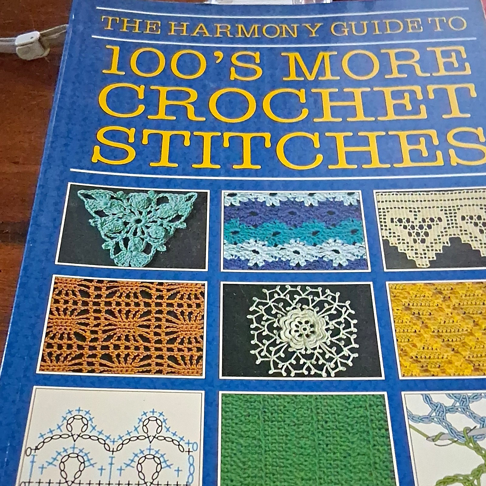 Harmony Guides The Harmony Guide to 100\'s More Crochet Stitches HC Illustrated