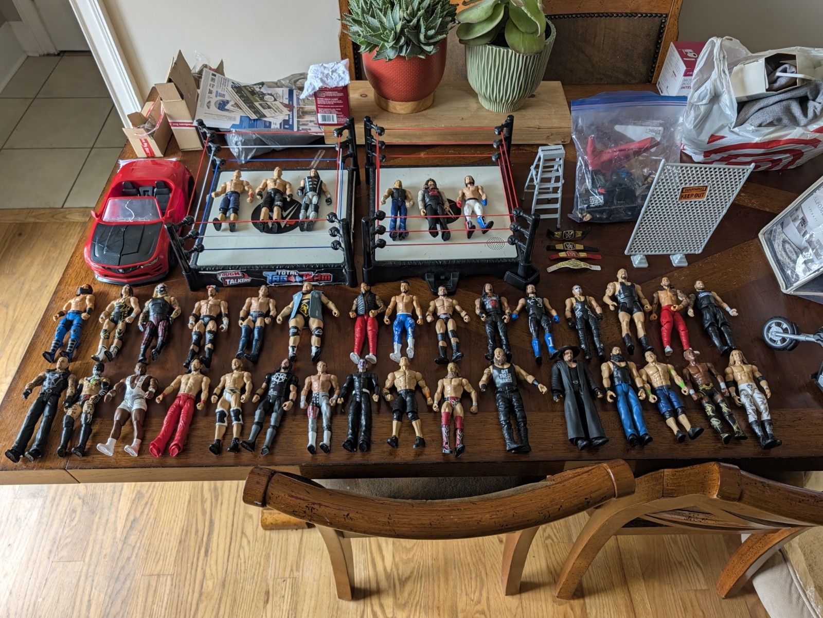 Huge Lot Of 37 WWE Action Figures Wrestling  +2 Rinks , Accessories