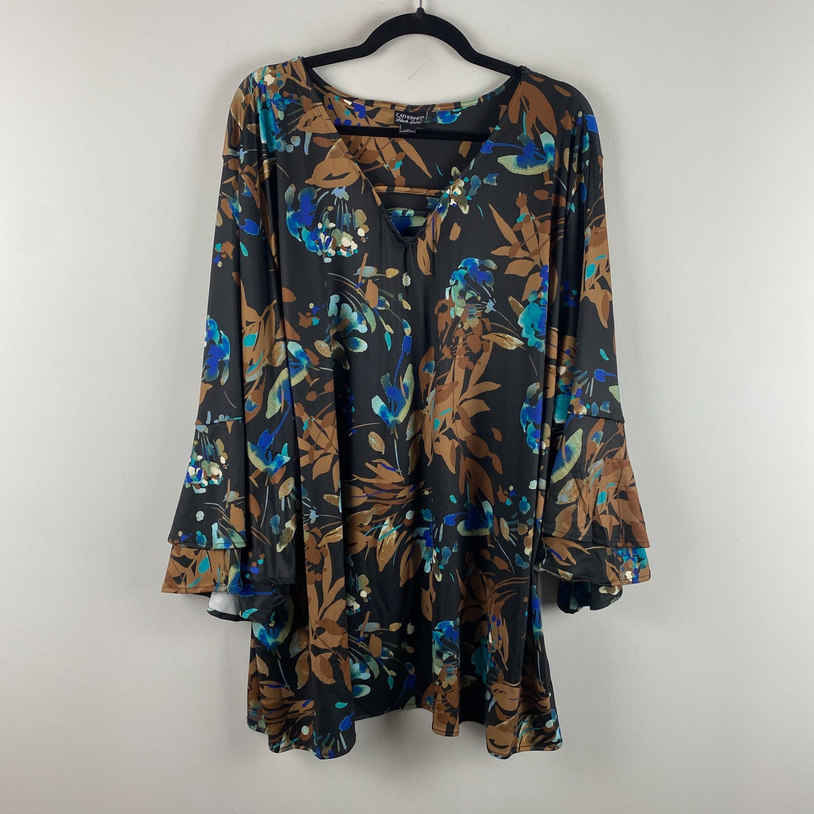 Catherines Dream Drape Bell Sleeve Top Size 4X Black Floral 3/4 Sleeves Stretch