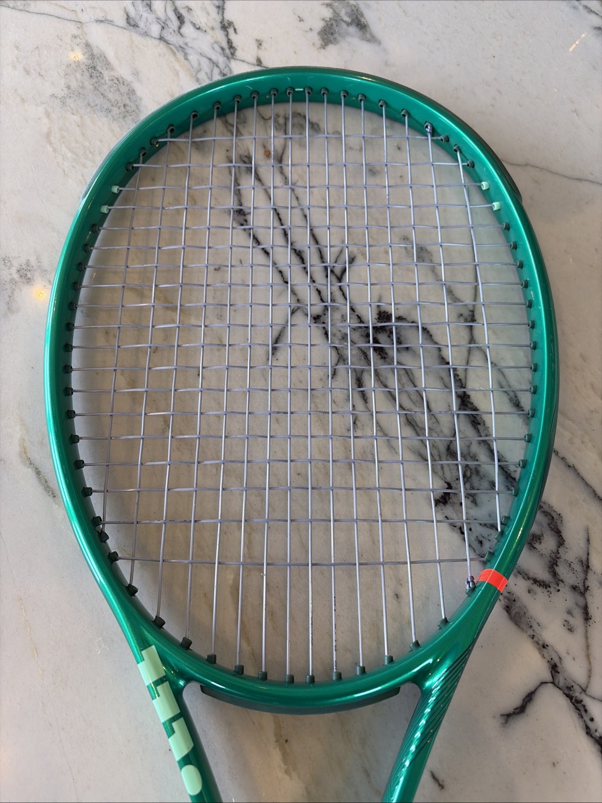 Wilson Blade 98 v10 16x19 4 1/4 Wilson Blade 98 v10 16x19 4 1/4