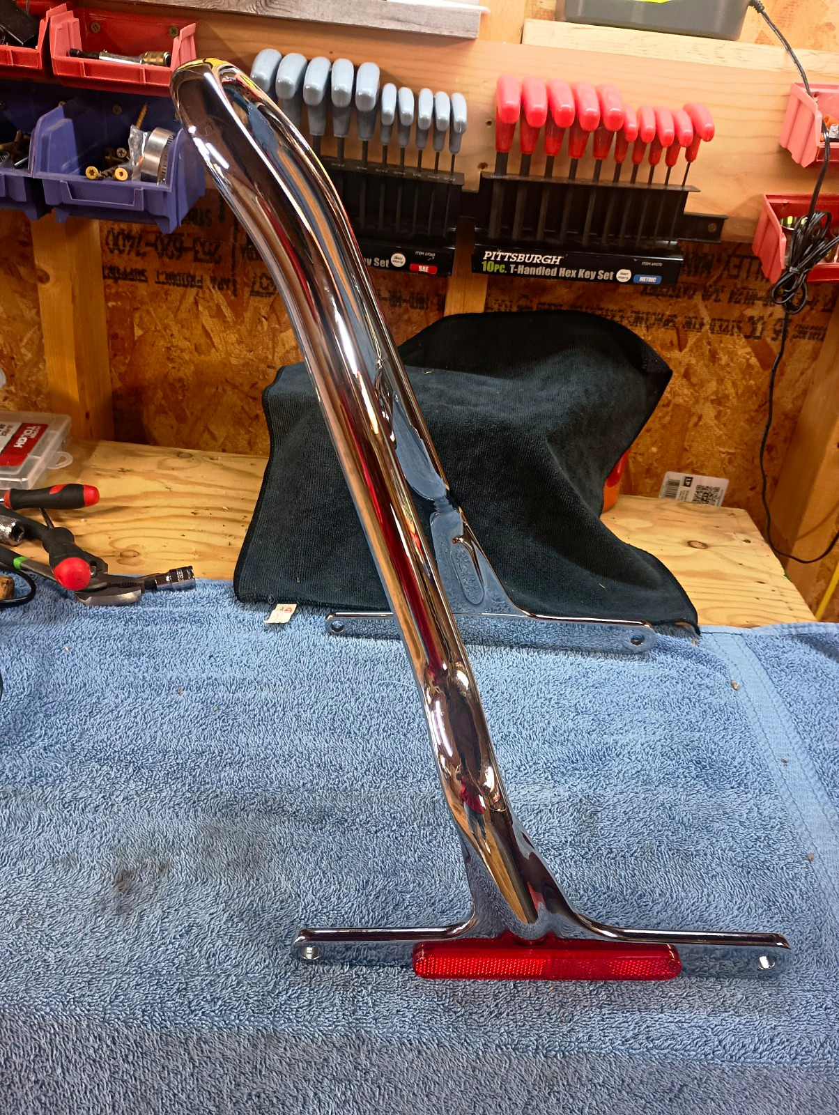 Genuine Harley-Davidson One Piece Sissy Bar Upright for King & Queen Retro Seat Genuine Harley-Davidson One Piece Sissy Bar Upright for King & Queen Retro Seat