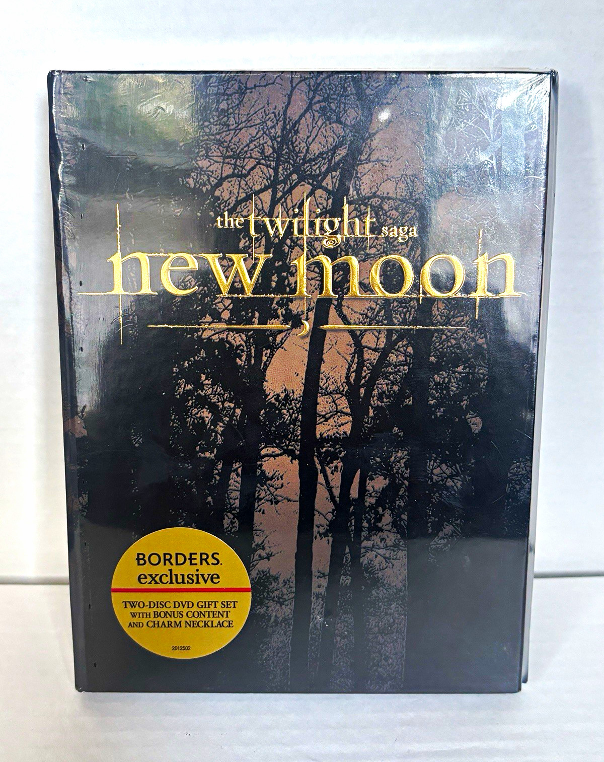 Brand-new, factory-sealed The Twilight Saga: New Moon Borders Exclusive Two-Disc Brand-new, factory-sealed The Twilight Saga: New Moon Borders Exclusive Two-Disc