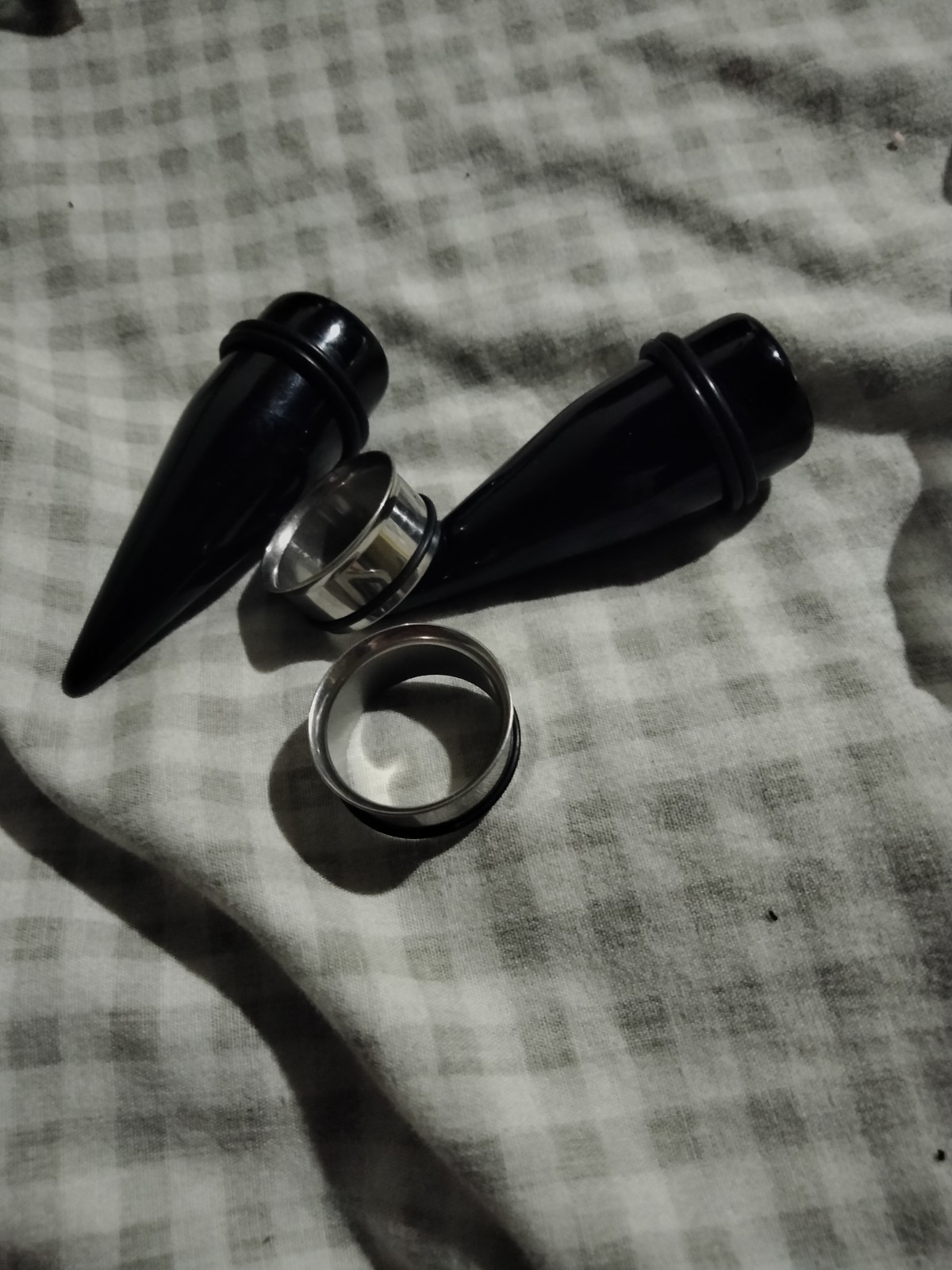 Spike Ear Plug Tunnel Pair Stainless Steel Screwback Punk Black/Silver