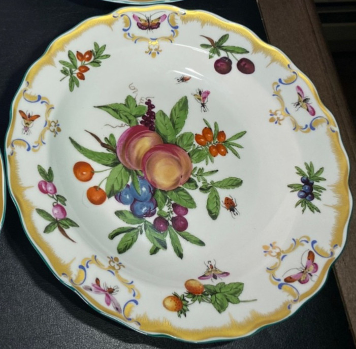 Mottahedeh Williamsburg Duke of Gloucester Dinner Plate