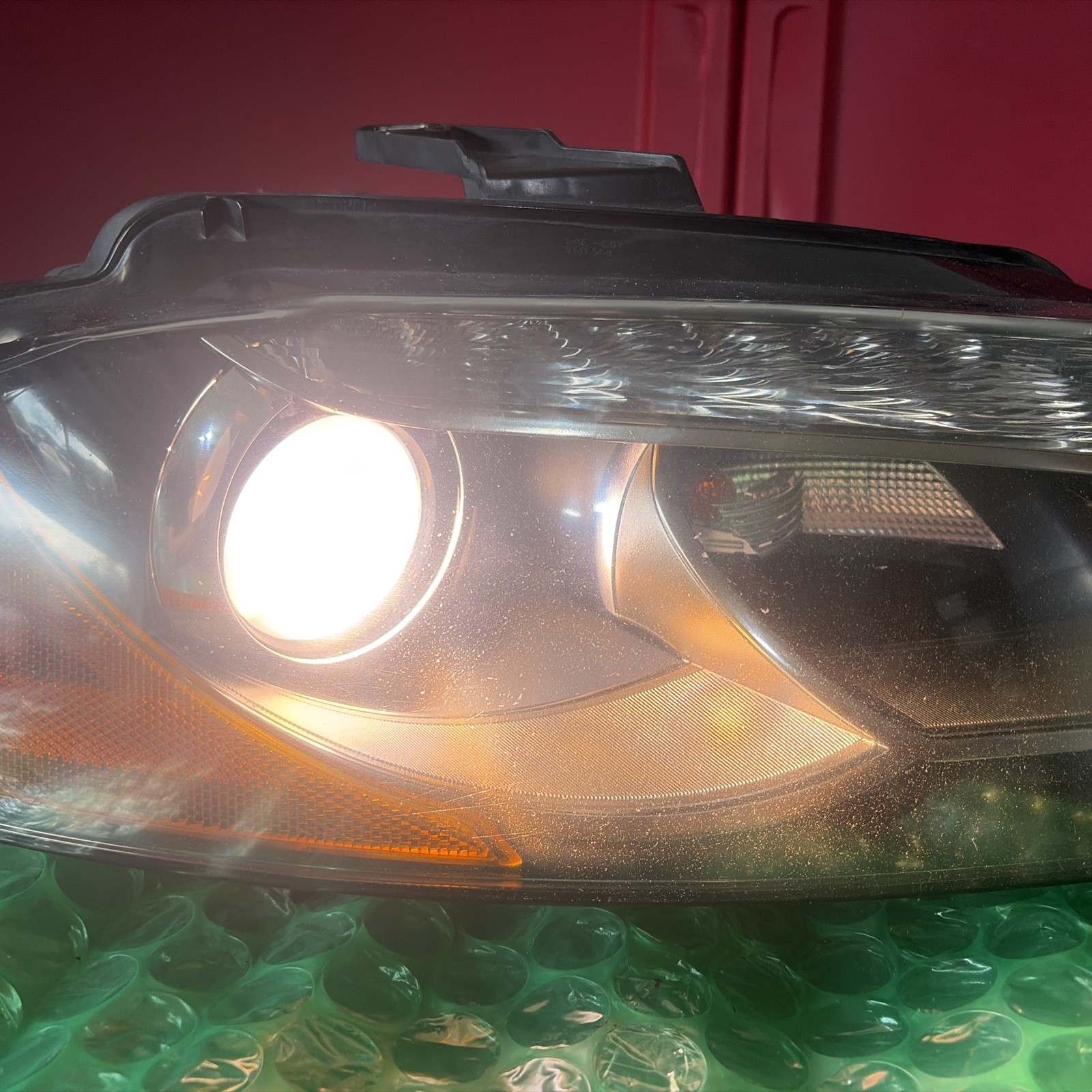 2009-2013 Audi A3 Xenon HID Headlight RH Passenger OEM 8P0941004 D3S