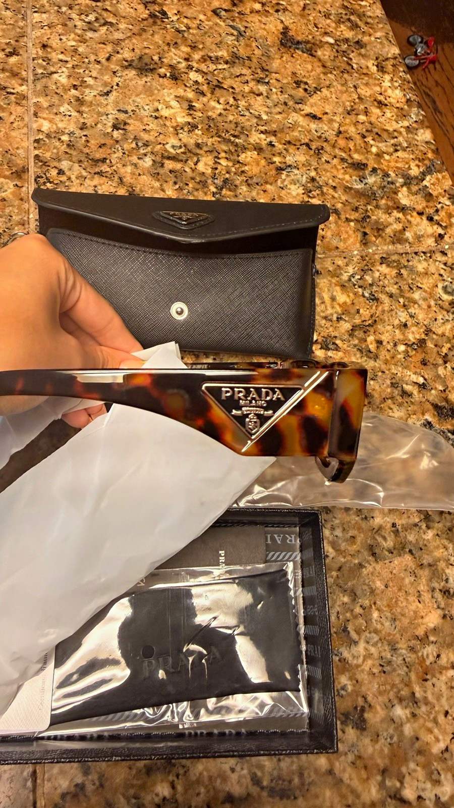 PRADA Milano Women\'s Tortoise Shell Rectangle Sunglasses Brown Tinted w/Case Box PRADA Milano Women\'s Tortoise Shell Rectangle Sunglasses Brown Tinted w/Case Box