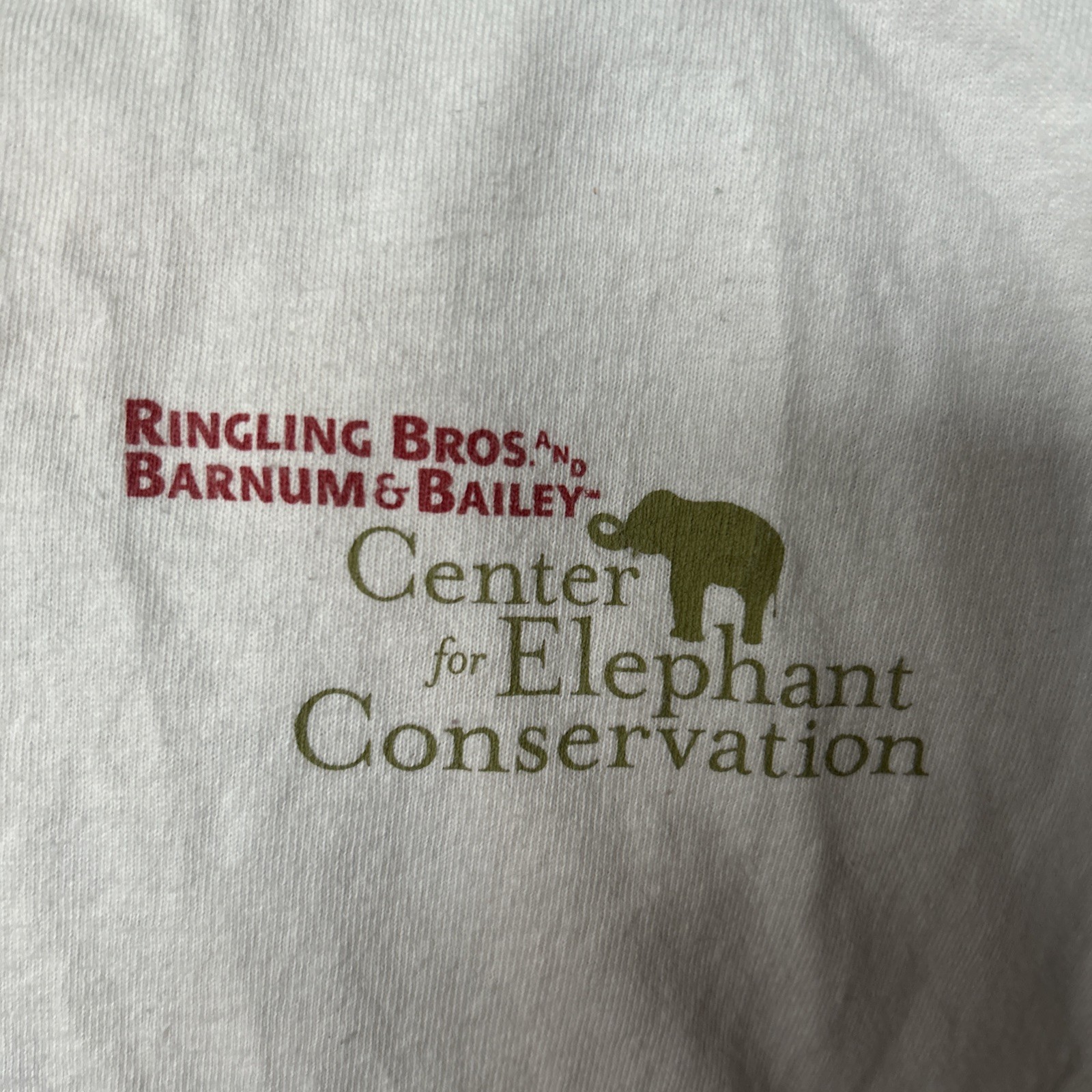 Vintage 2005 Men\'s RINGLING BROTHERS Elephant Conservation T-Shirt Size Large 