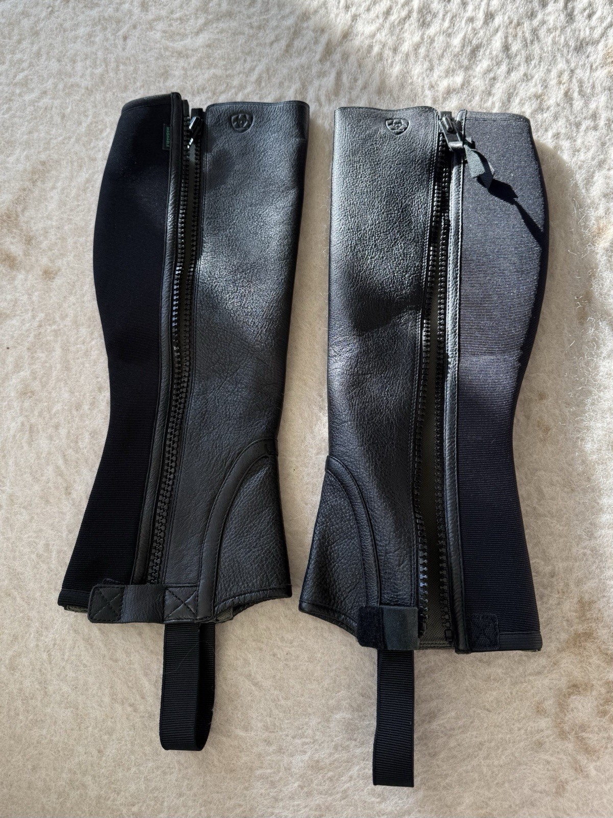 NWT Ariat Unisex Breeze Half Chap in Black, Large Tall