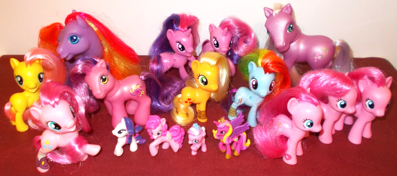 Large Lot of 16 Large Lot of 16
