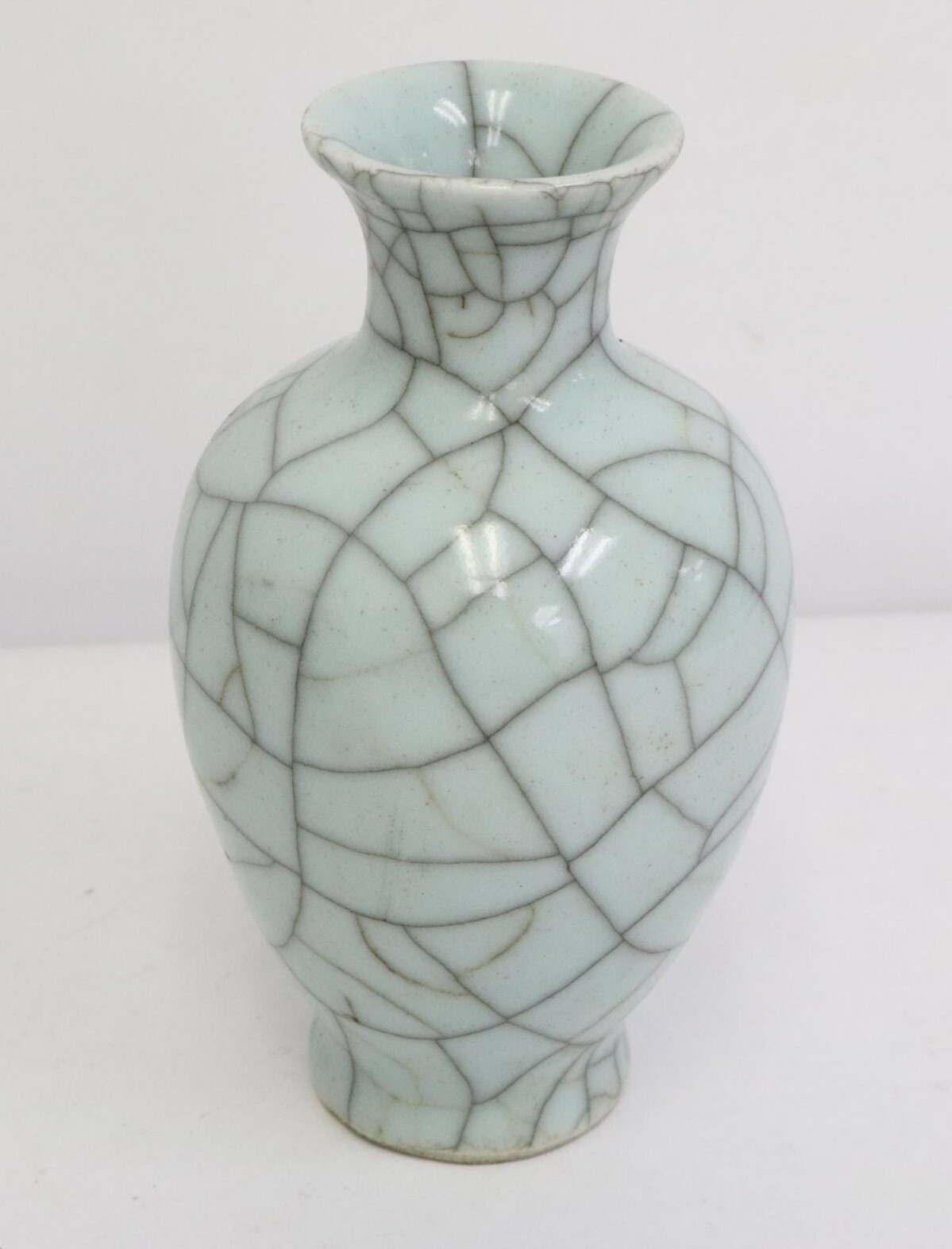 Antique Chinese GE Type Crackle Glaze Porcelain Vase 6.25