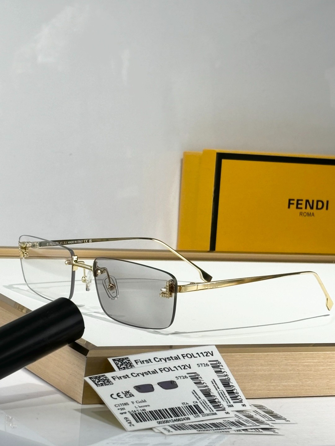 FENDI FE4172US Gold Rimless Rectangle Sunglasses Gray Gradient Lenses 58-18-140 FENDI FE4172US Gold Rimless Rectangle Sunglasses Gray Gradient Lenses 58-18-140