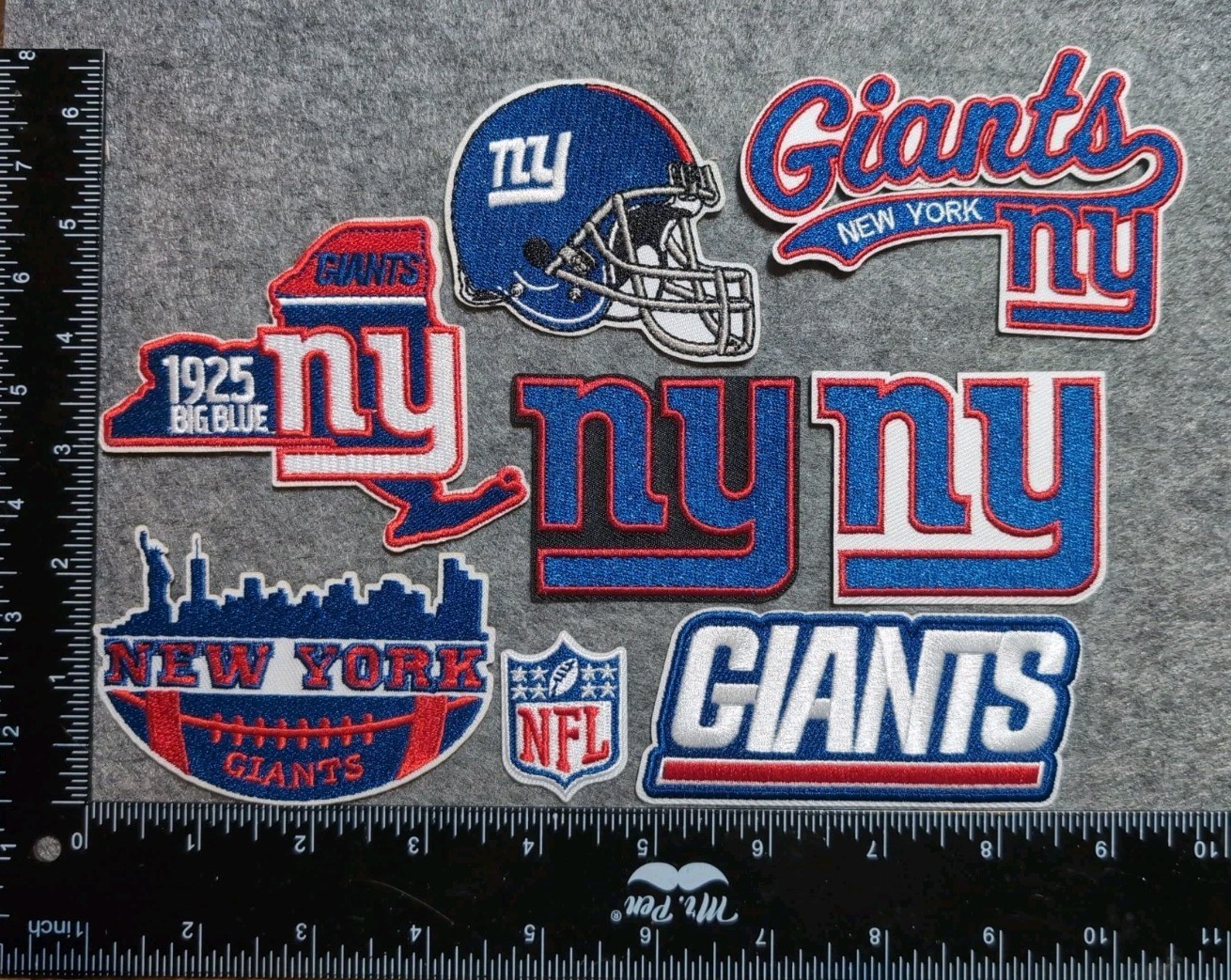 LOT OF 8 NEW YORK GIANTS IRON ON EMBROIDERED PATCHES EVERYTHING IN PHOTO LOT OF 8 NEW YORK GIANTS IRON ON EMBROIDERED PATCHES EVERYTHING IN PHOTO