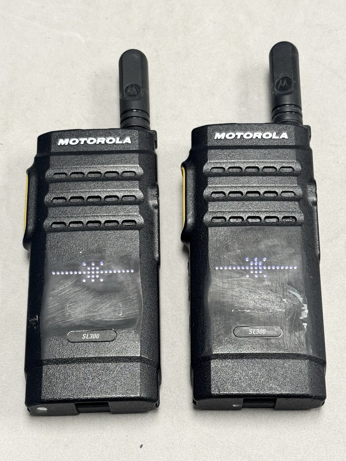 [LOT OF 2] Motorola SL300 99 Channel UHF Display Radios AAH88QCP9JA2AN