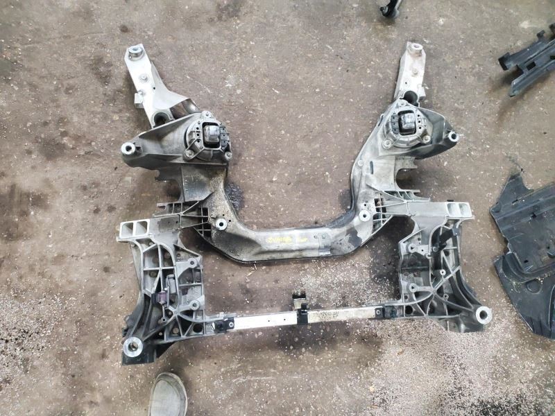 (LOCAL PICKUP ONLY) Crossmember/K-Frame Front AWD Fits 12-19 BMW 650i 1856959