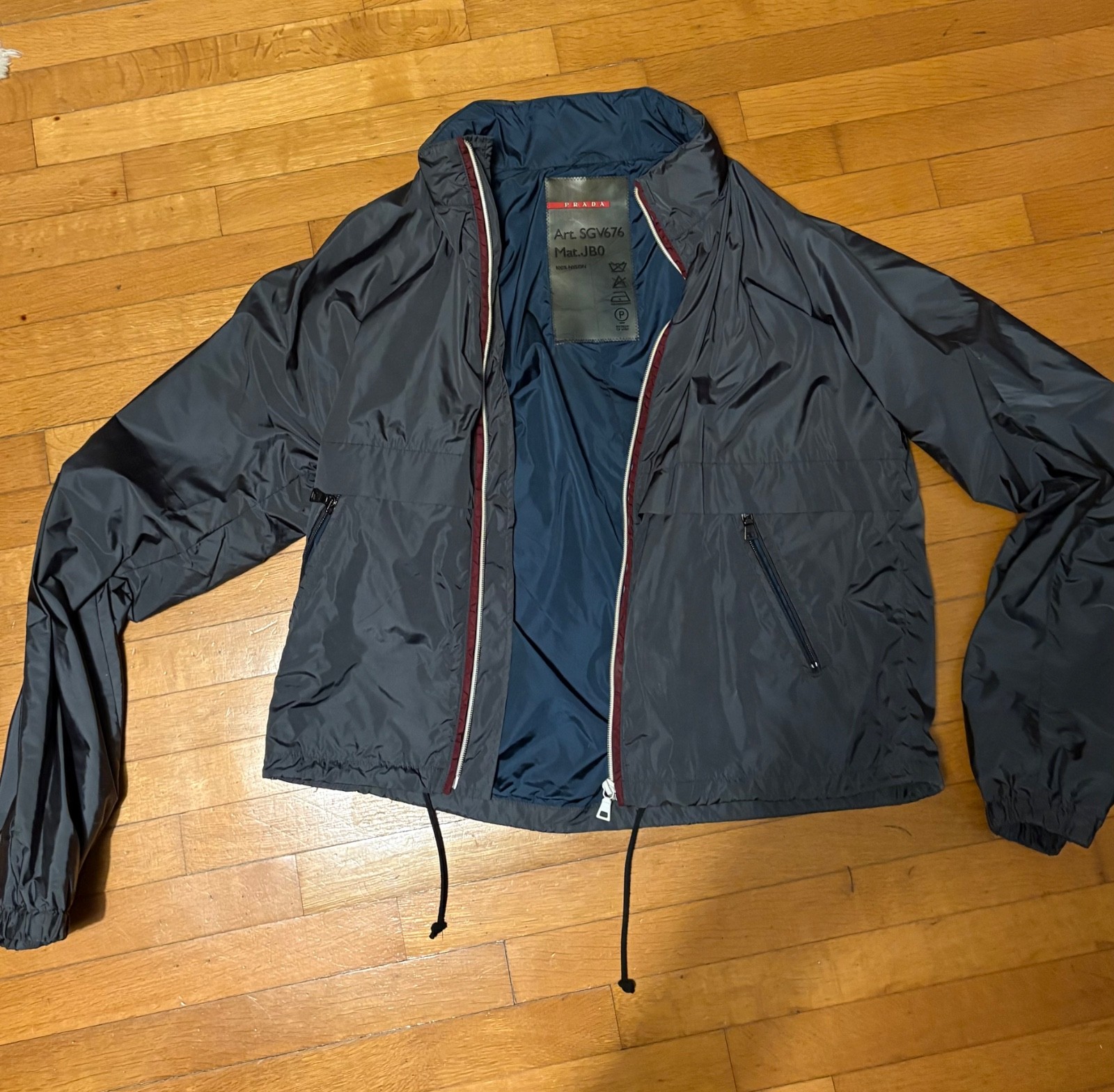 PRADA Vintage Nylon Jacket with Hood – Made in Italy – Art. SGV676 – Size IT52