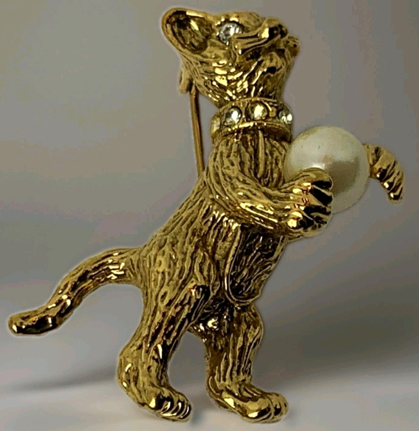 VINTAGE & SIGNED Hattie Carnegie Gold plated rhinestone faux pearl cat brooch VINTAGE & SIGNED Hattie Carnegie Gold plated rhinestone faux pearl cat brooch