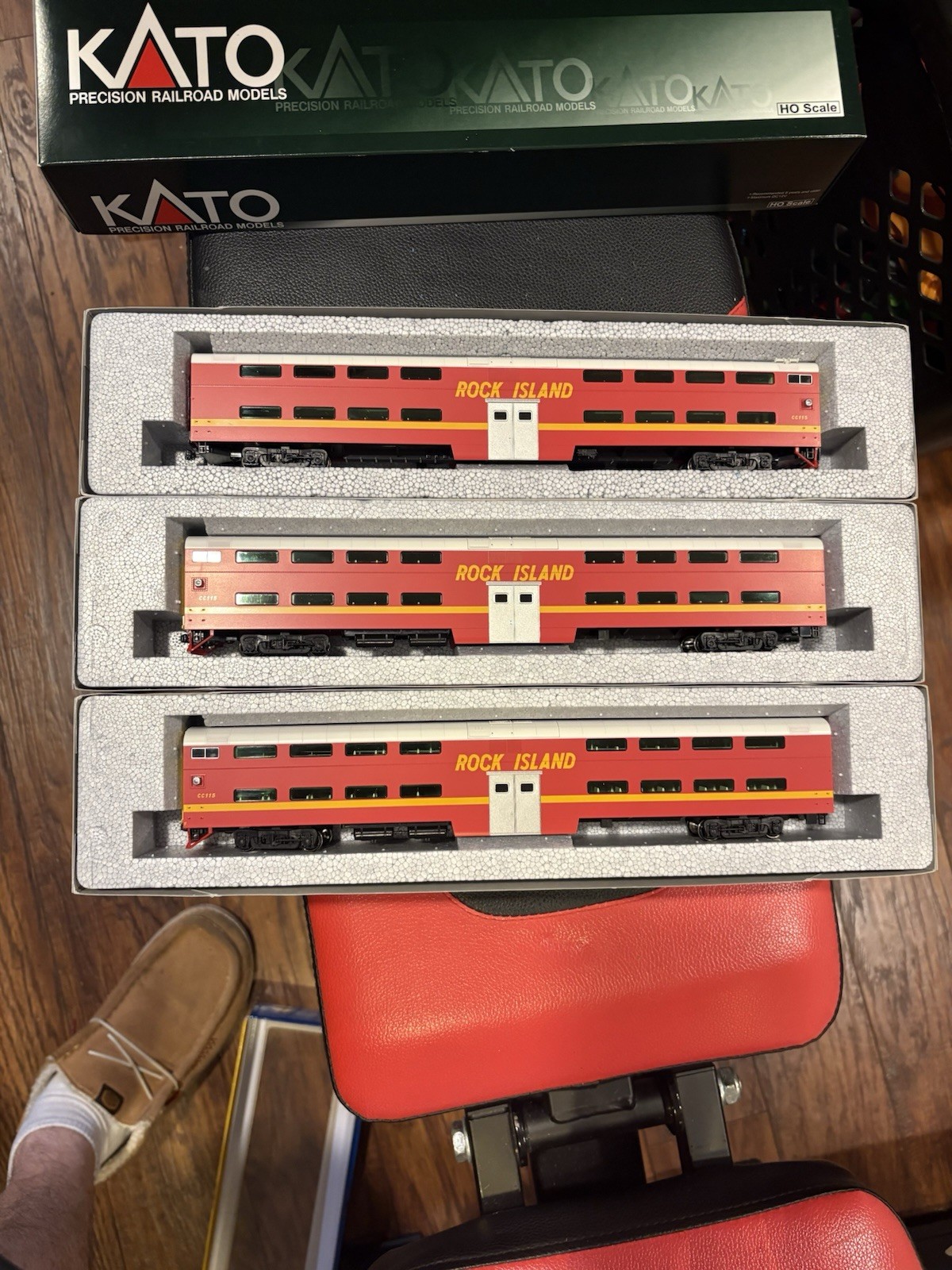 Kato Rock Island Bi level cab cars Kato Rock Island Bi level cab cars