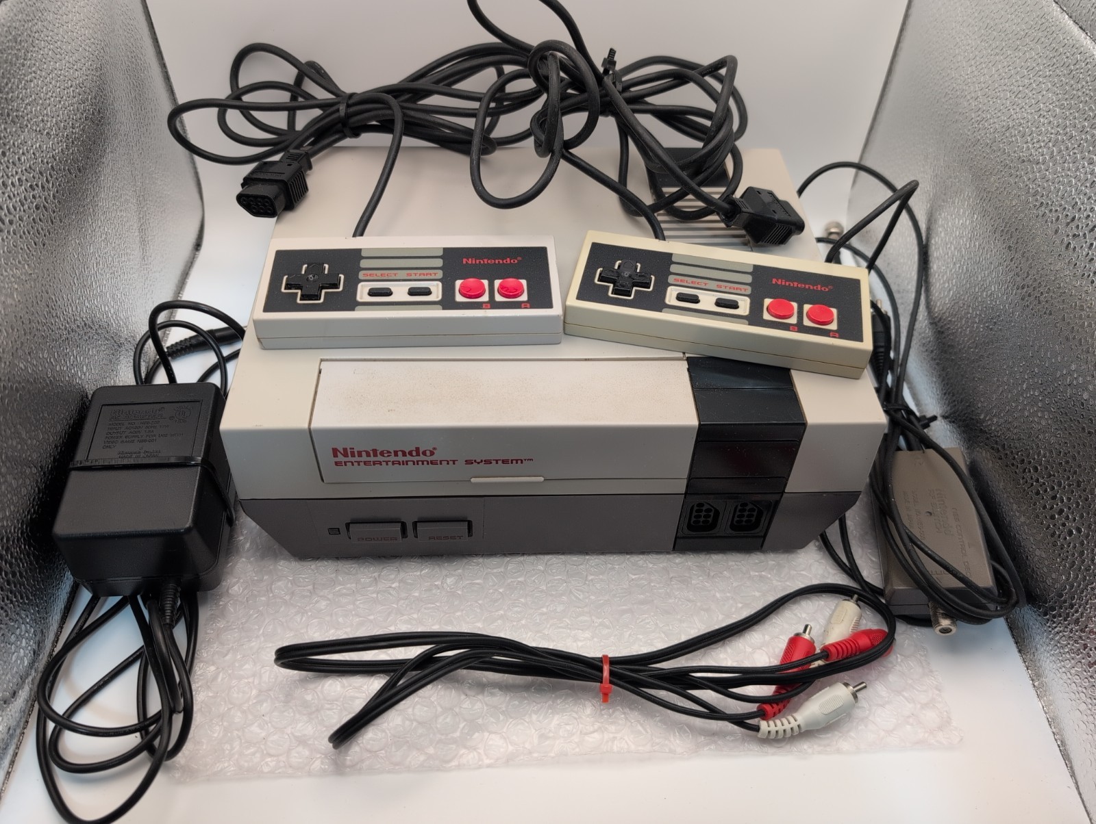Original Nintendo Entertainment System NES Console w/ 2 Controllers - All Tested