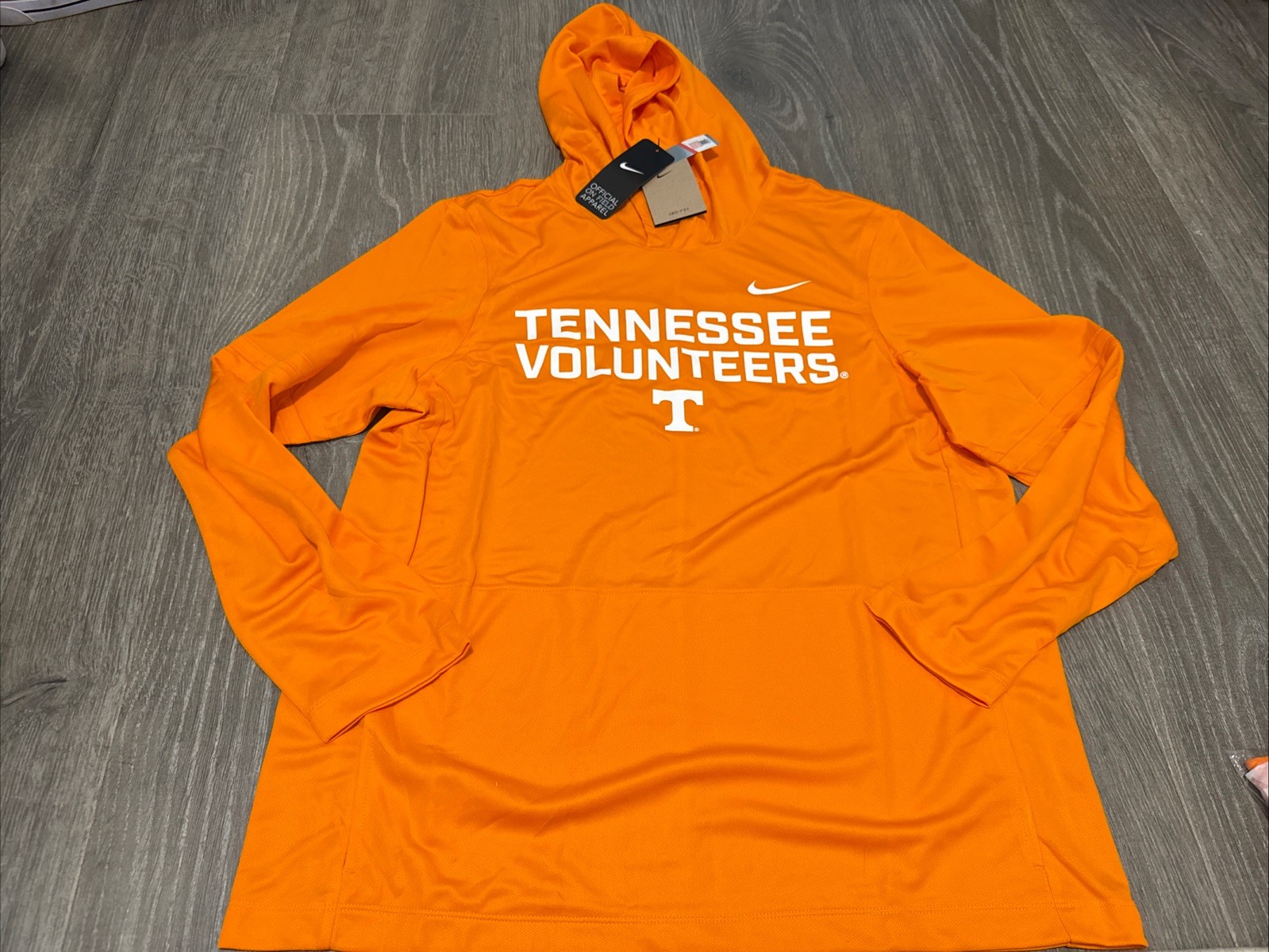 Nike Tennessee Volunteers 2025 Sideline Dri-FIT Hoodie Lightweight Men’s XL Nike Tennessee Volunteers 2025 Sideline Dri-FIT Hoodie Lightweight Men’s XL