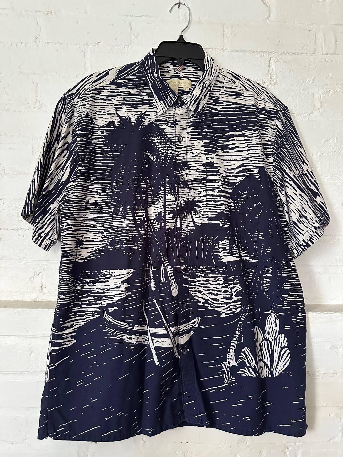 The Territory Ahead Navy Tropical Scenic Print Short Sleeve Button Front Shirt L The Territory Ahead Navy Tropical Scenic Print Short Sleeve Button Front Shirt L