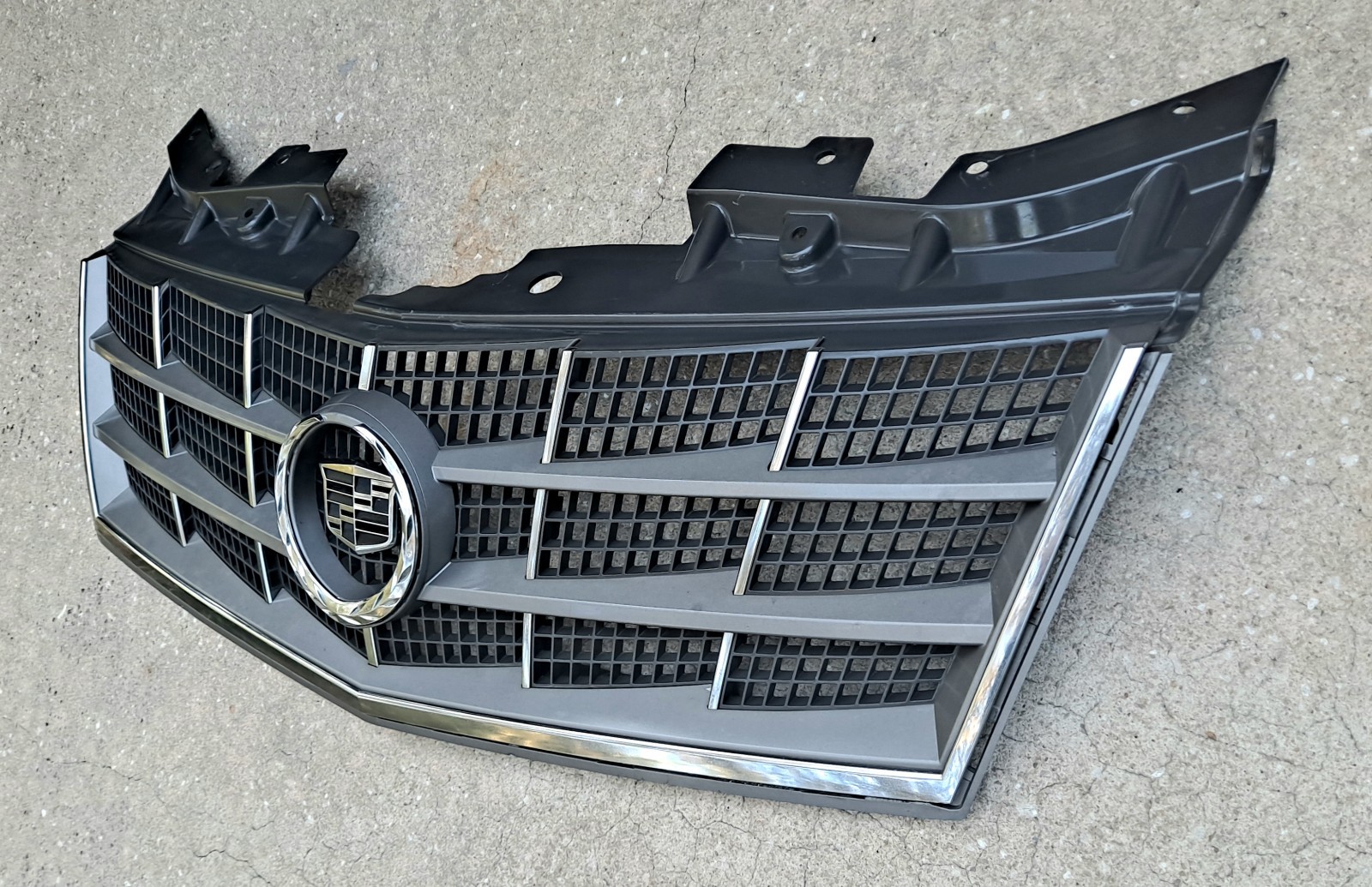2008-2011 Cadillac STS Sedan Upper Grille Chrome & Gray 2009 2010