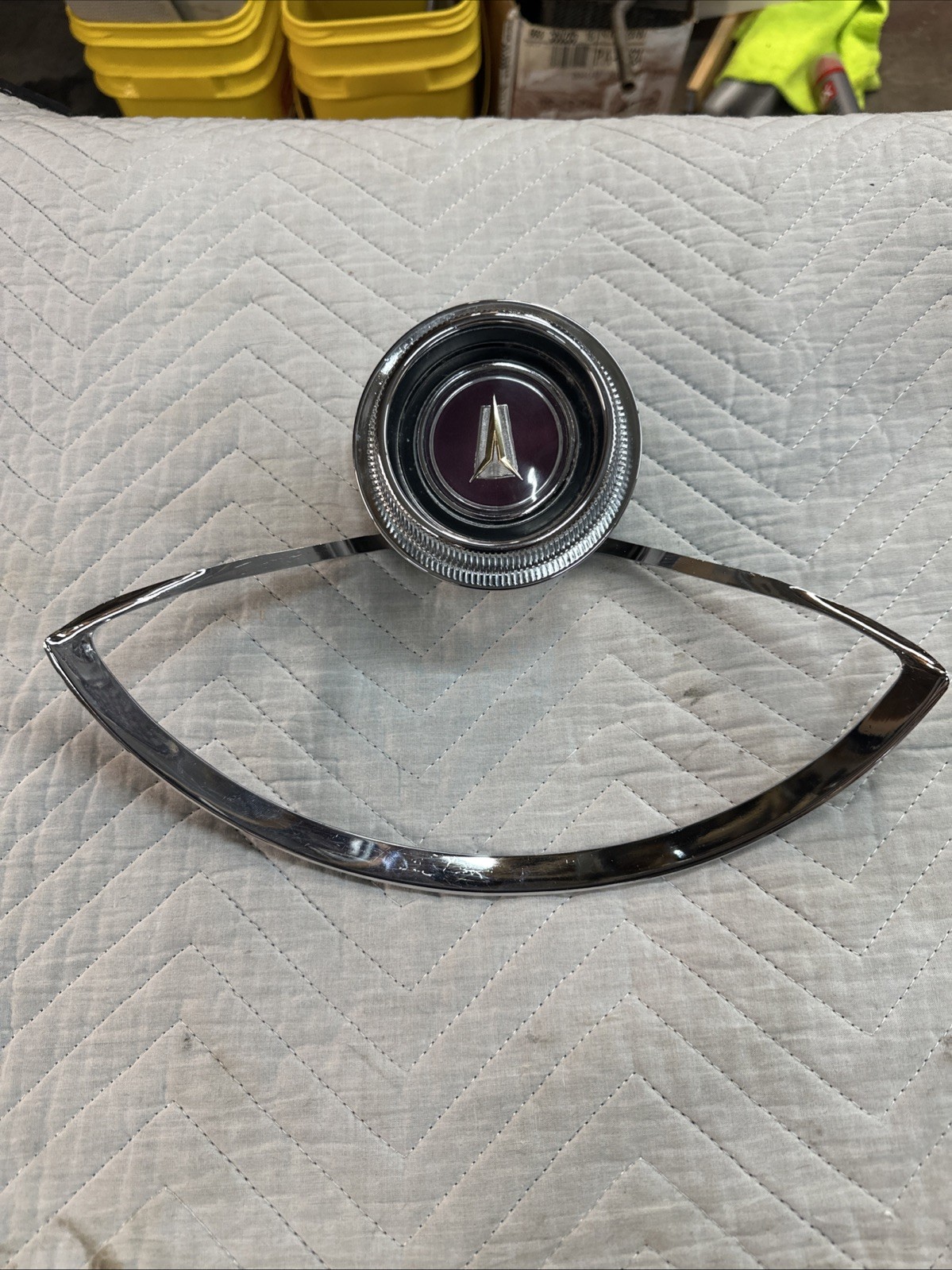 1962 1963 PLYMOUTH DODGE FURY 330 440HORN HALF RING 2204104