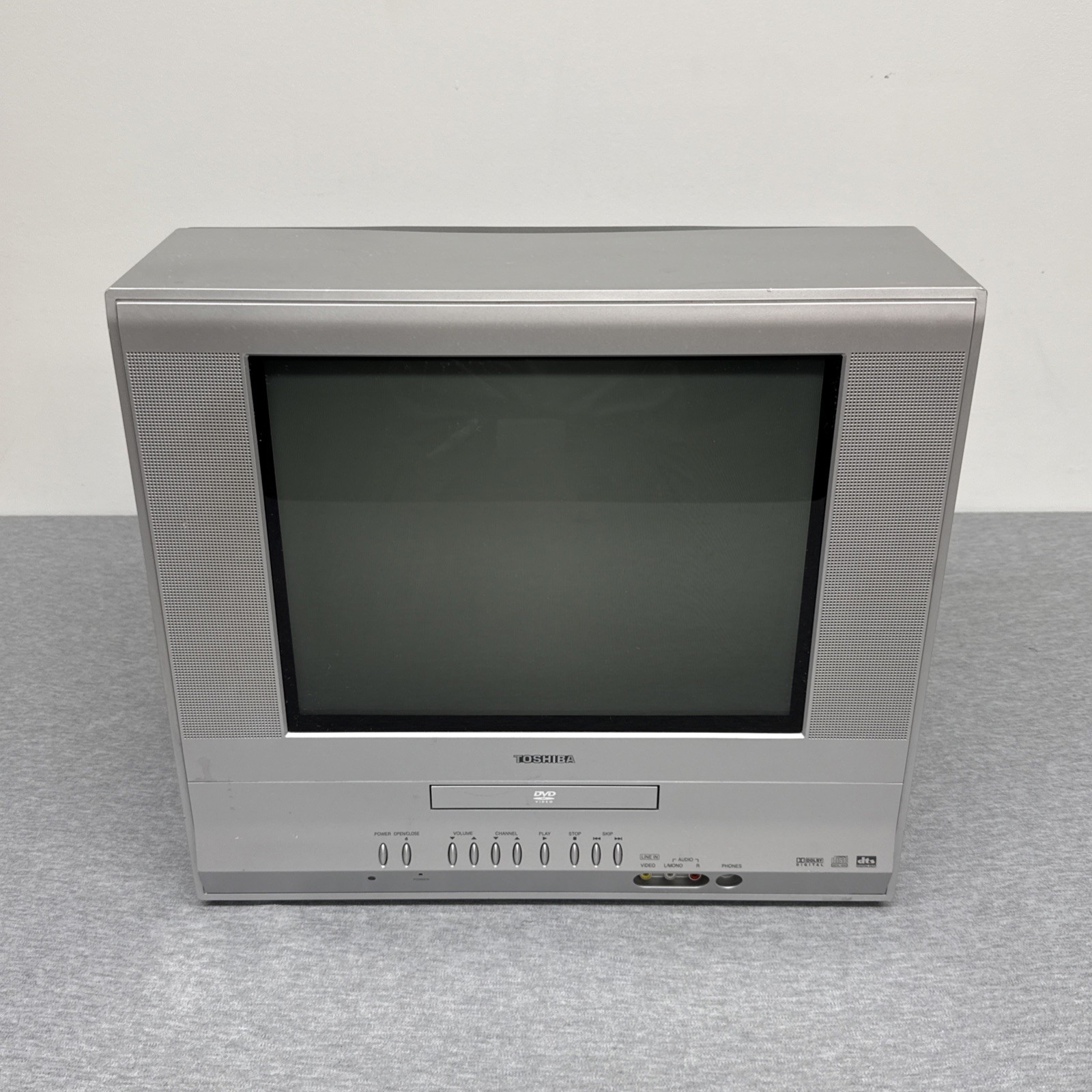 Toshiba 14 Inch CRT TV/DVD Combo MD14F51 Flat Glass Remote Retro Gaming