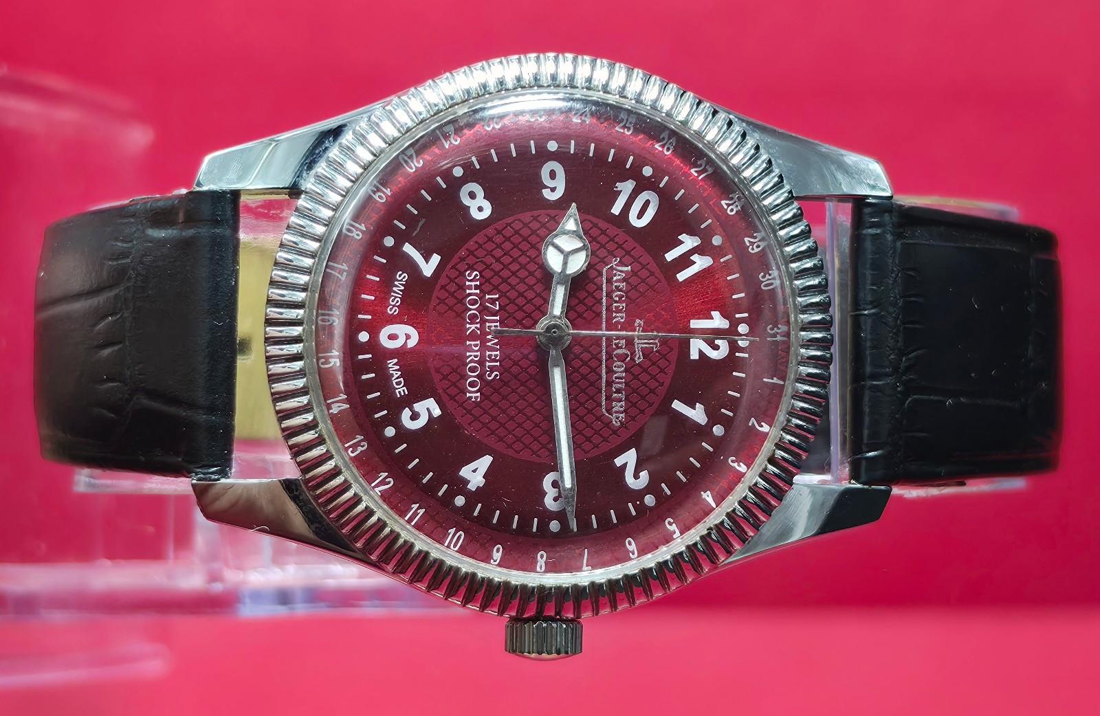 Vintage Jaeger-LeCoultre Shock Proof Hand Wind 17 Jewels Men\'s Watch