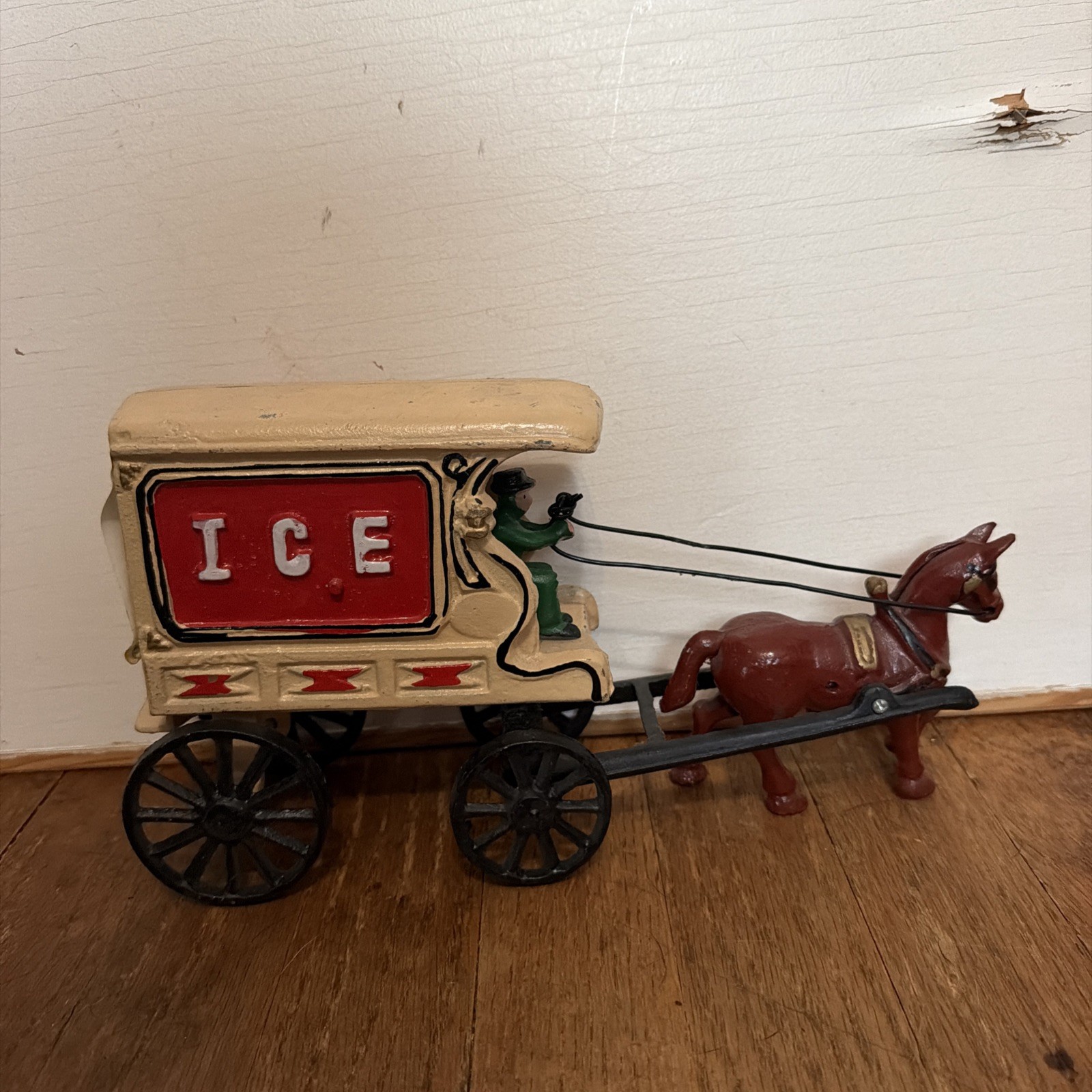 Antique Cast Iron Ice Wagon Horse Drawn Delivery Cart w/ Driver c1900–1920 Antique Cast Iron Ice Wagon Horse Drawn Delivery Cart w/ Driver c1900–1920