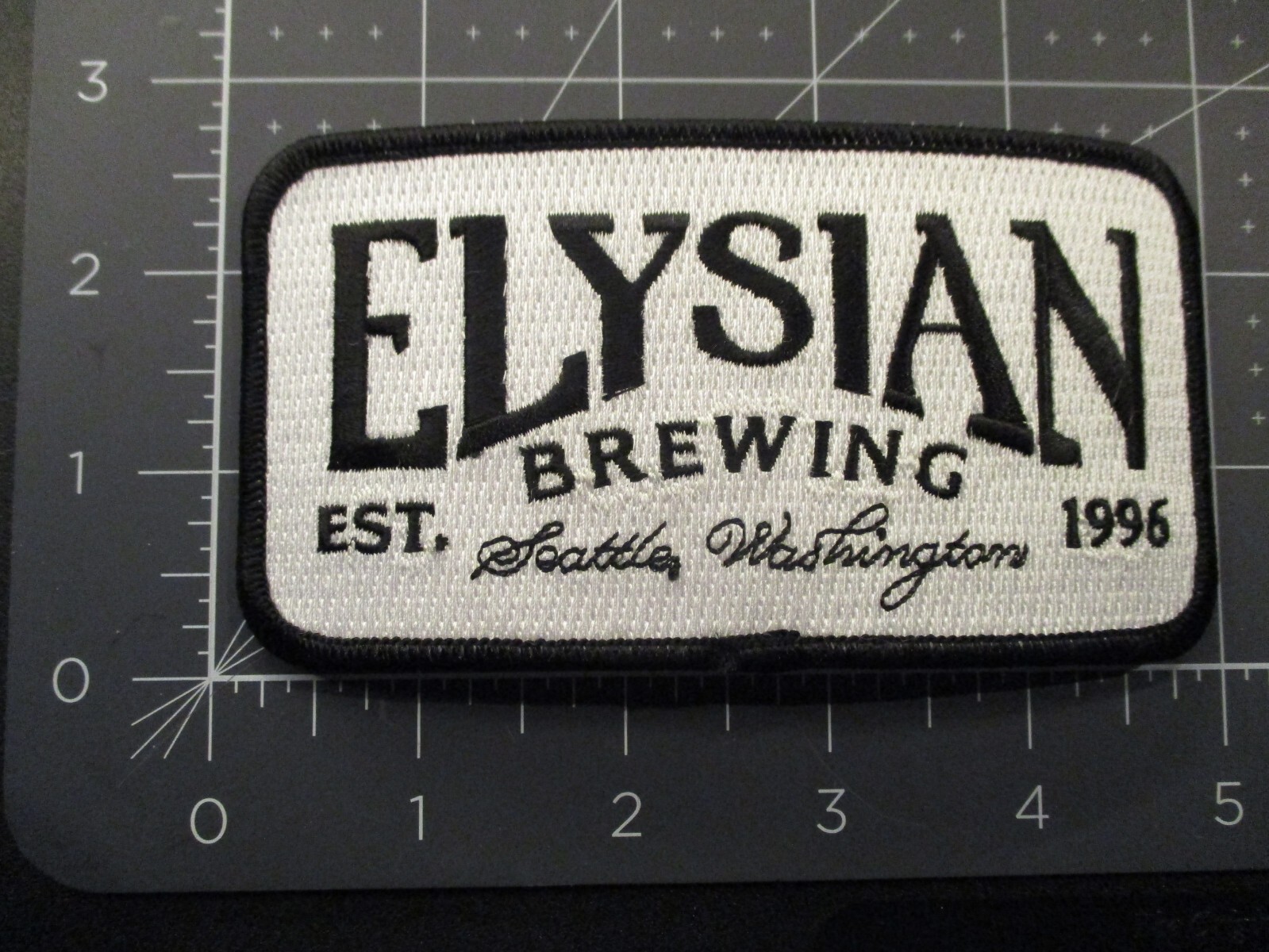 ELYSIAN BREWING COMPANY White Black 5\