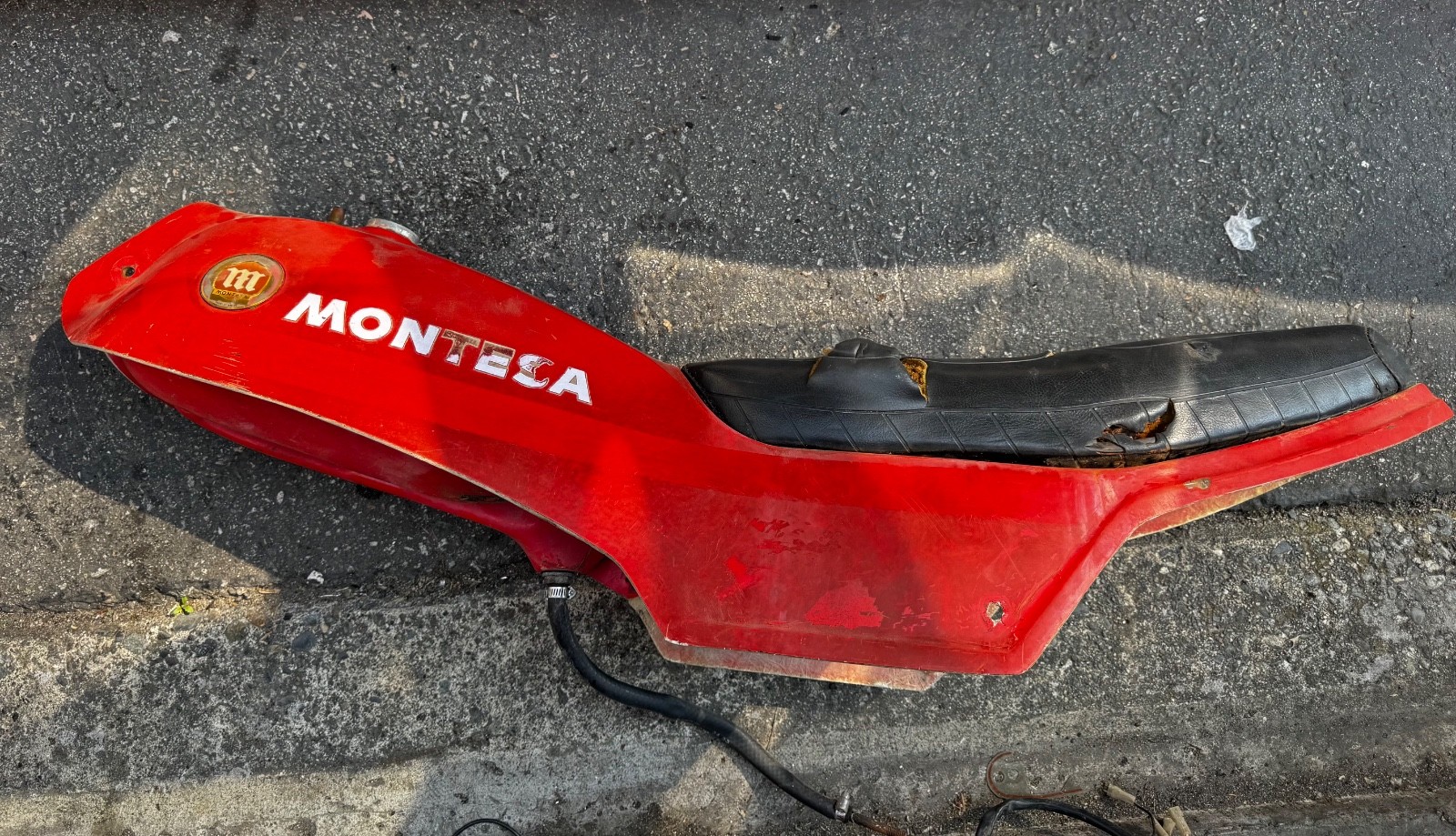 MONTESA COTA 247 TRIALS FIBERGLASS SEAT AND TANK
