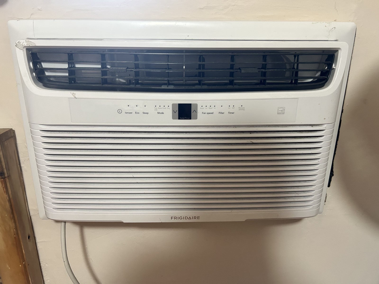 Frigidaire FHWW123WBE 12,000 BTU Window-Mounted Air Conditioner Frigidaire FHWW123WBE 12,000 BTU Window-Mounted Air Conditioner