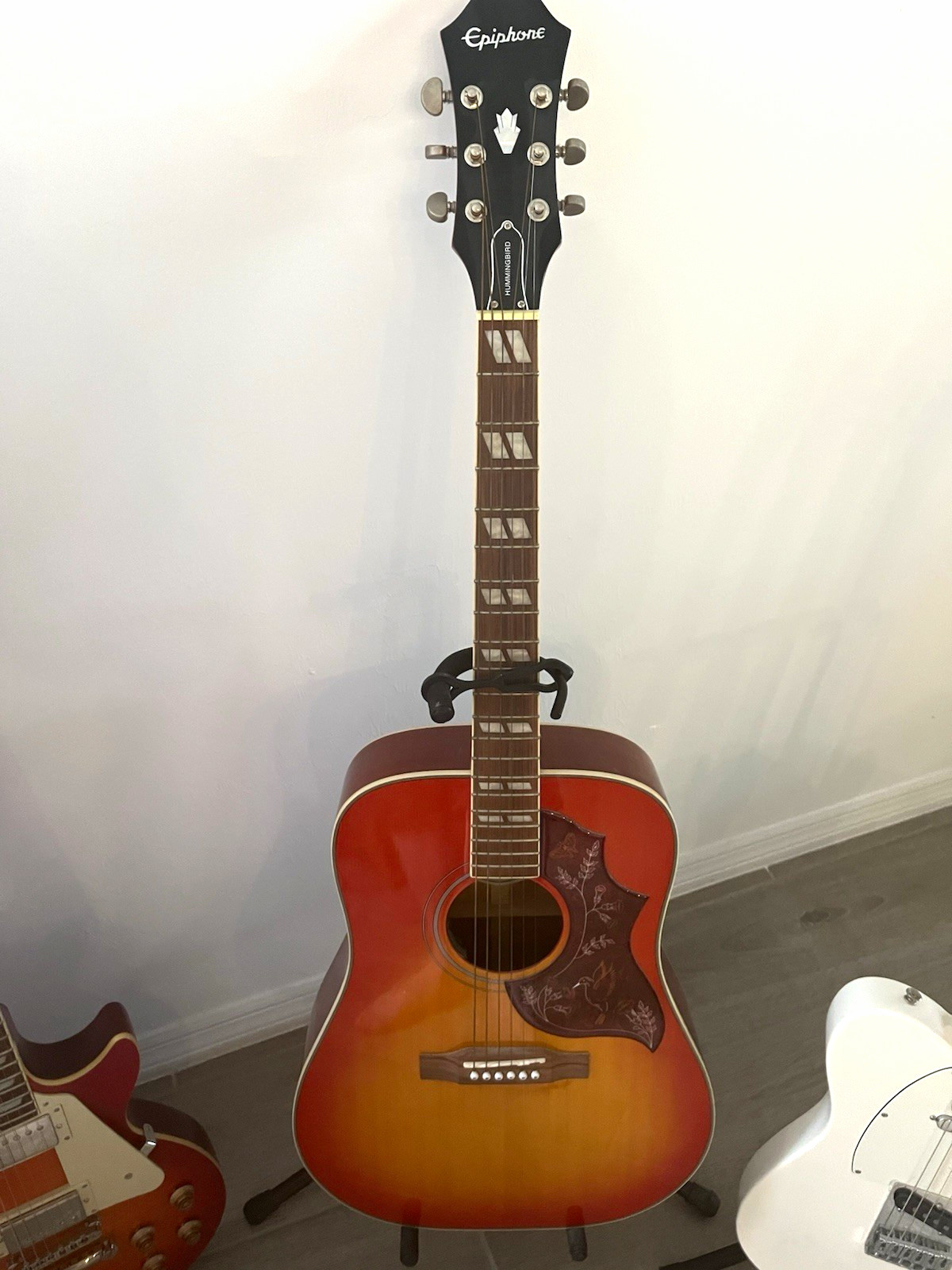 Epiphone Hummingbird Studio Dreadnought 6-String Sunburst Spruce/Rosewood Epiphone Hummingbird Studio Dreadnought 6-String Sunburst Spruce/Rosewood