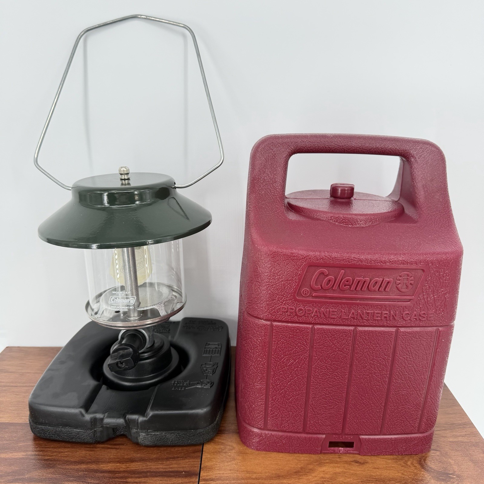 NEW VTG ‘00 Unfired Coleman 5151 Single Mantle Lantern with Original Hard Case