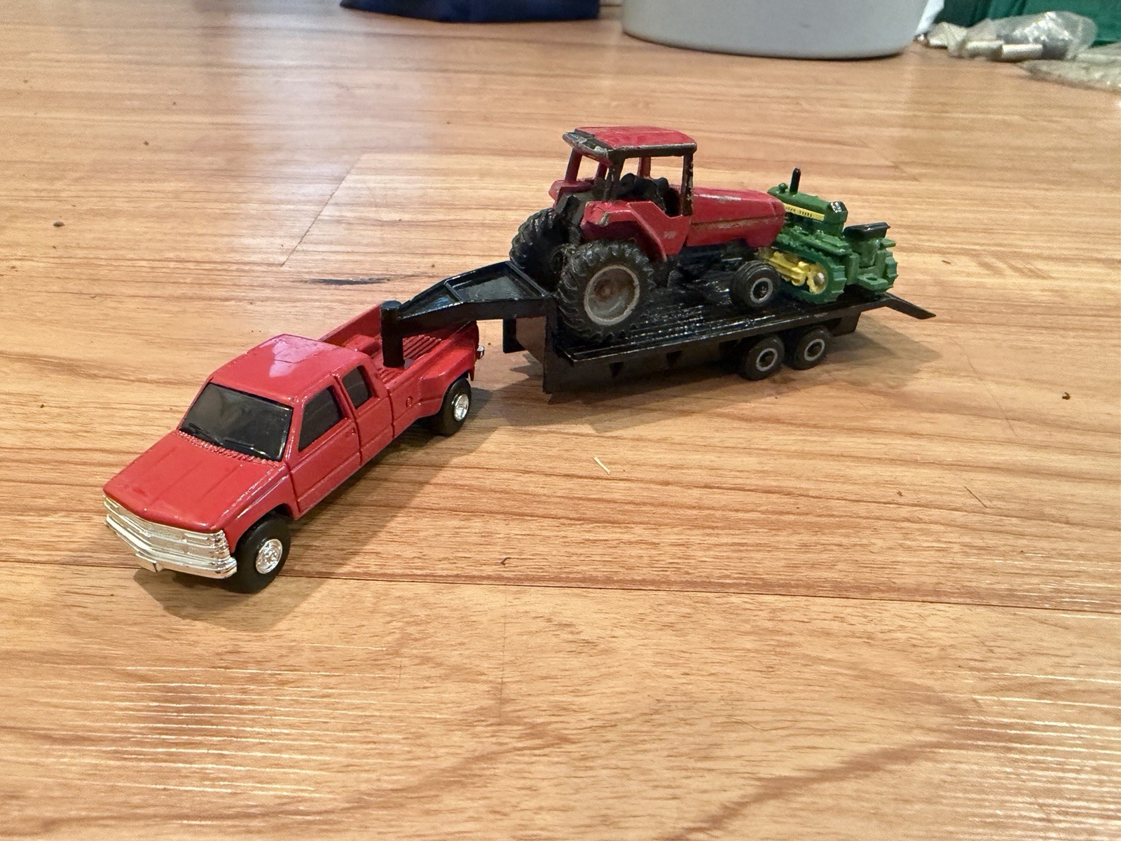 Vintage 1/64 Case IH Magnum JD 430 Crawler Pickup Tilt Trailer Farm Toy Lot