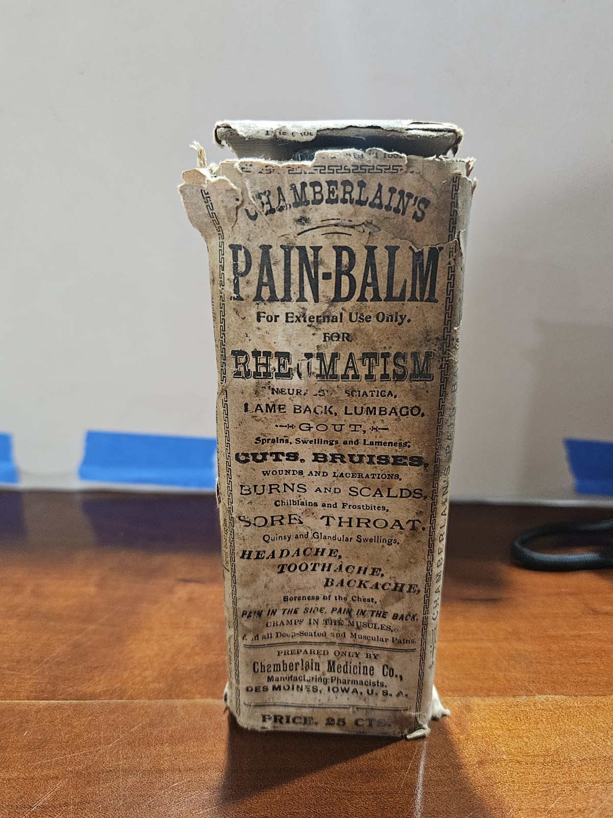 1890 Chamberlain\'s Pain Rheumatism Medicine  Bottle W/Original Box **UNOPENED