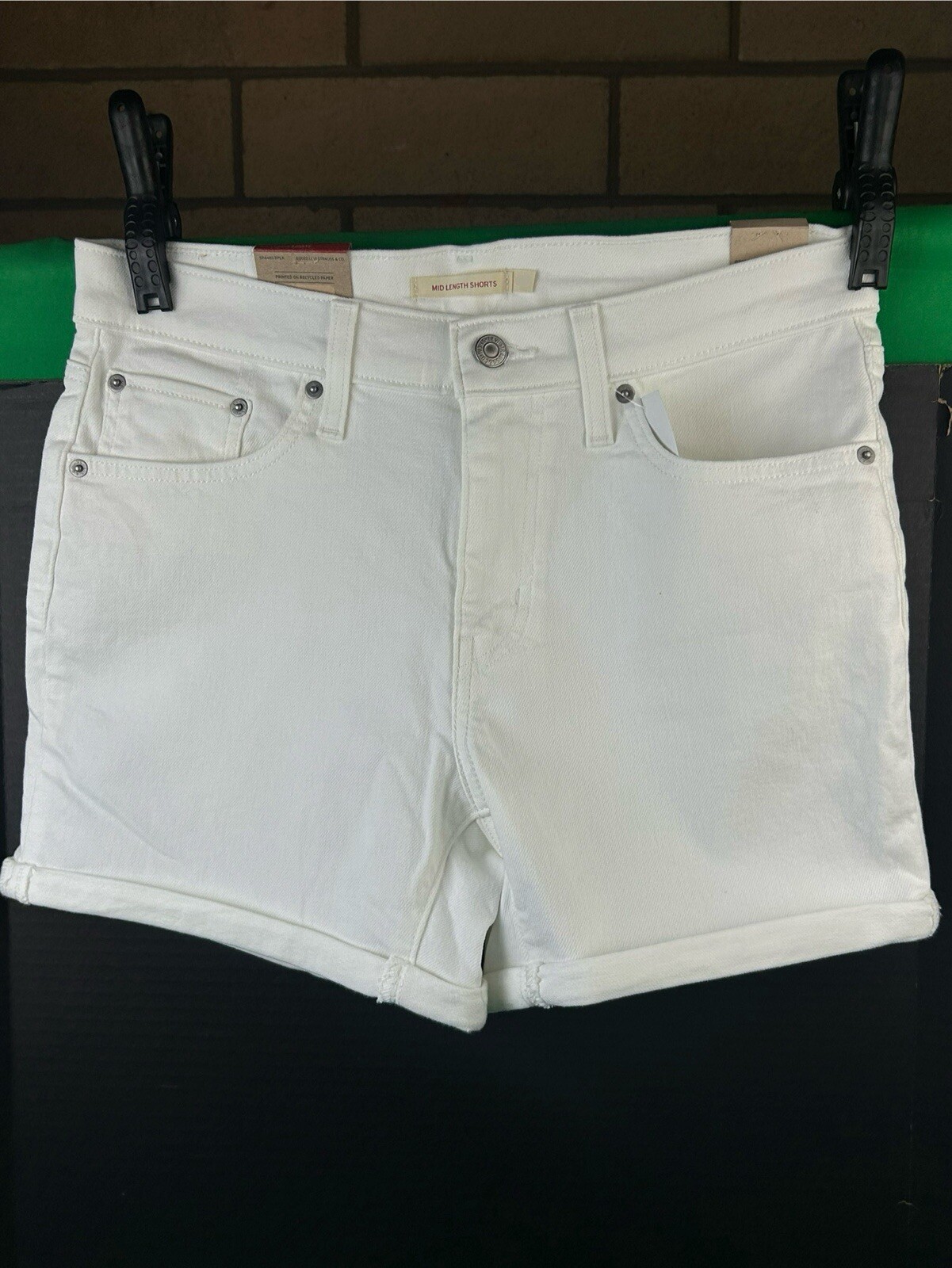 Levi\'s Women\'s Mid Length Shorts Size 33 Chalk White