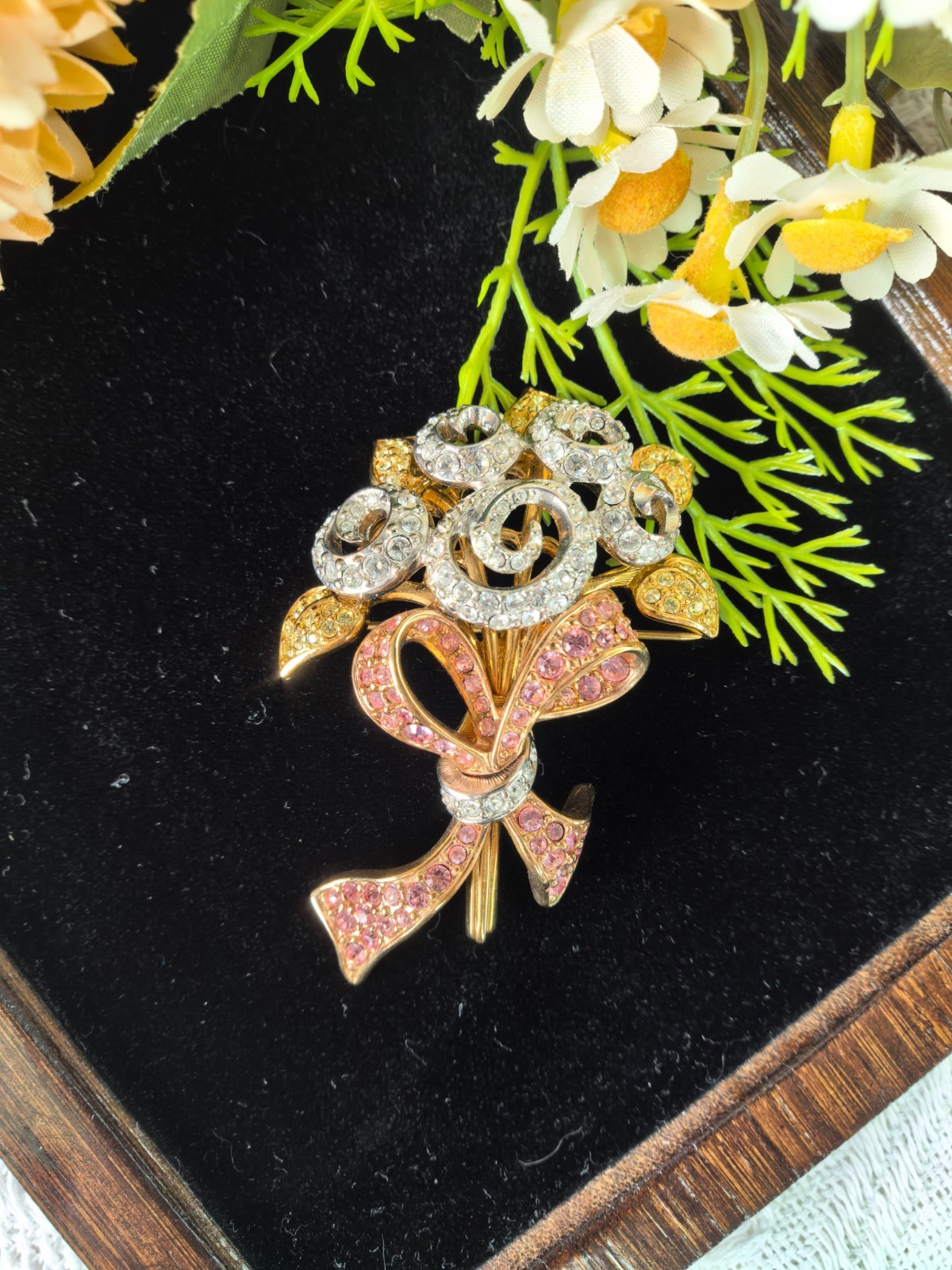 RARE VINTAGE 1998 Limited Edition SIGNED SWAROVSKI CRYSTAL Flower BROOCH RARE VINTAGE 1998 Limited Edition SIGNED SWAROVSKI CRYSTAL Flower BROOCH