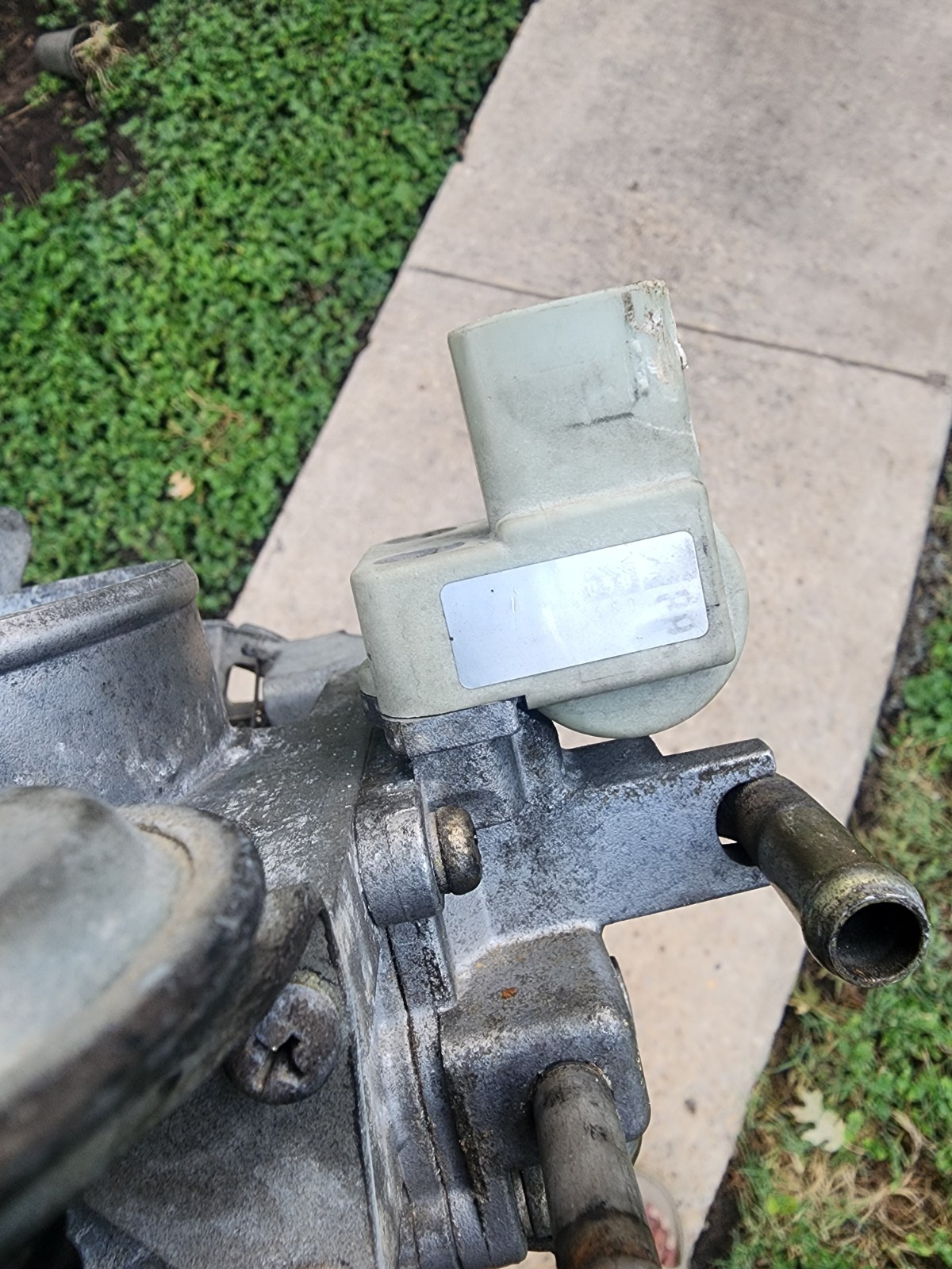 Toyota 4Runner Throttle Body Valve Assembly 3.4L V6 22210-62220 OEM 1996-2001