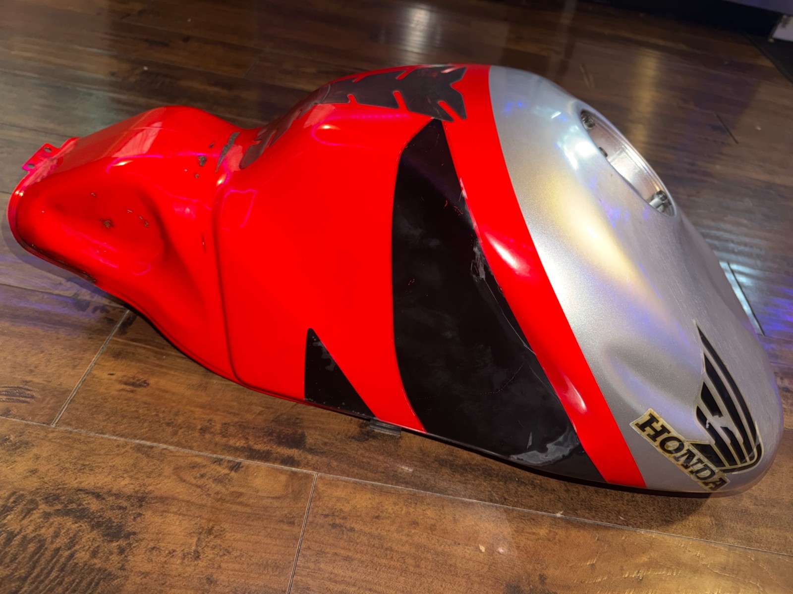 02-06 HONDA RVT1000R RC51 GAS TANK FUEL CELL PETROL RESERVOIR
