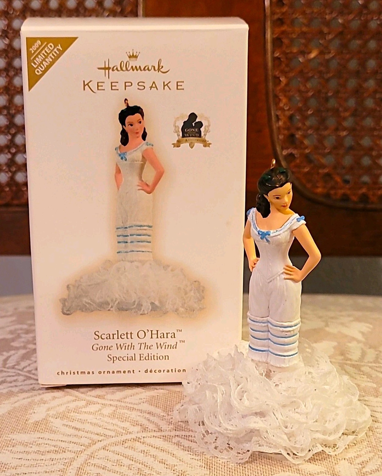 Hallmark Keepsake Gone with the Wind Scarlett O'Hara 2009 Hanging Ornament MINT