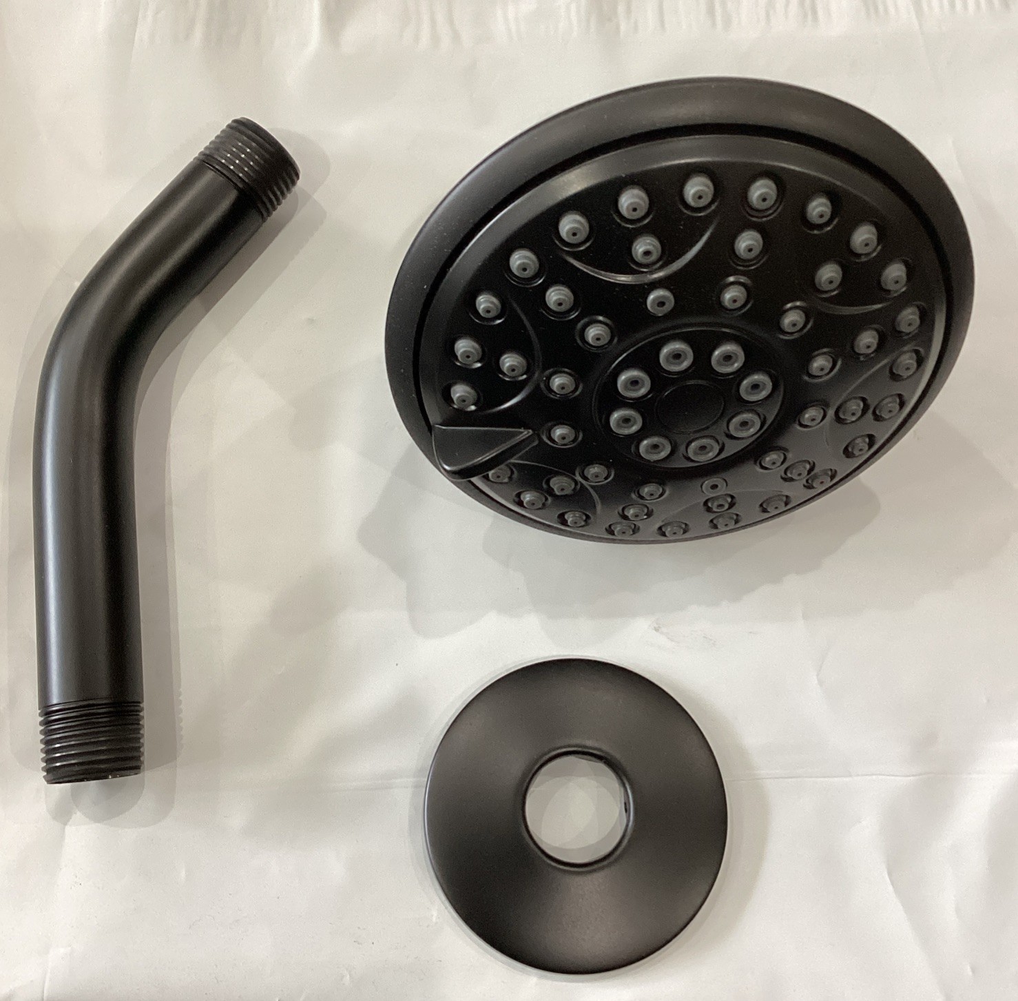 Jacuzzi 4.5” Showerhead Matte Black 1.8gpm FX-SHSVAZ-MB Jacuzzi 4.5” Showerhead Matte Black 1.8gpm FX-SHSVAZ-MB