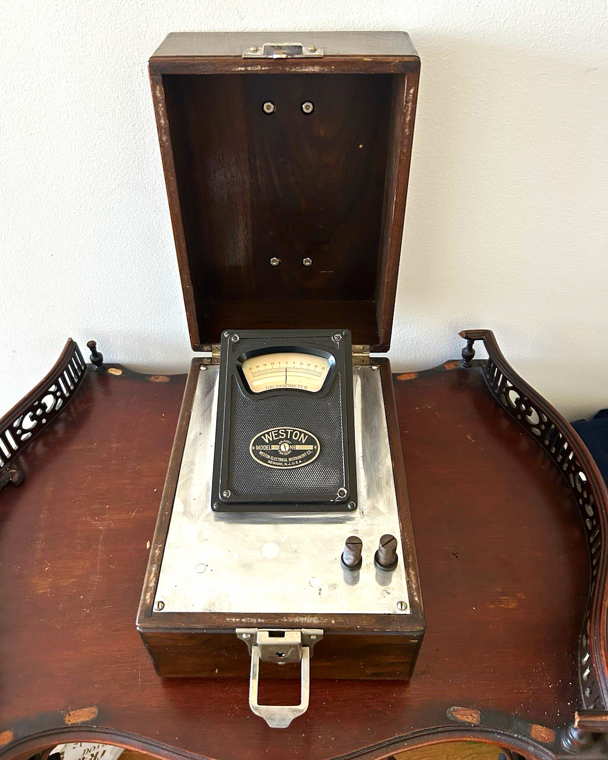 Weston Model 140 Galvanometer Analog Milliammeter 0-25 Range Wooden Case l Weston Model 140 Galvanometer Analog Milliammeter 0-25 Range Wooden Case l