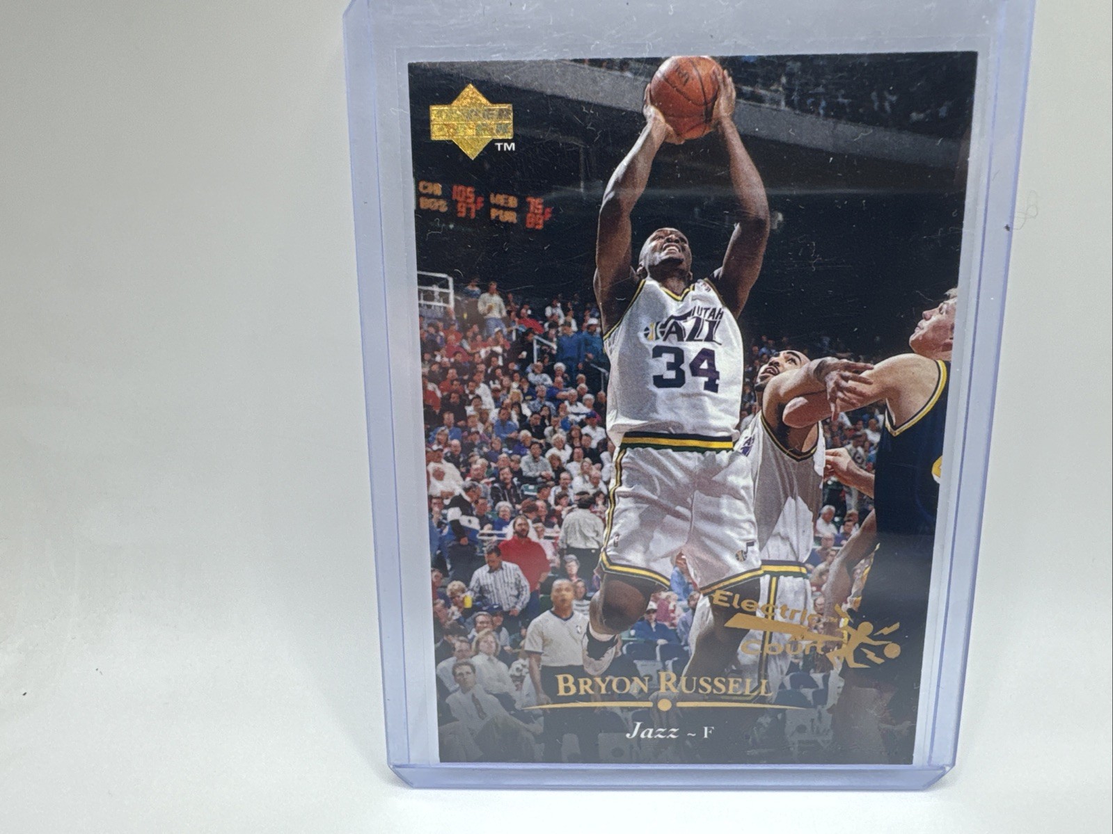 1995-96 Upper Deck - Bryon Russell #15 Gold Electric Court 1995-96 Upper Deck - Bryon Russell #15 Gold Electric Court